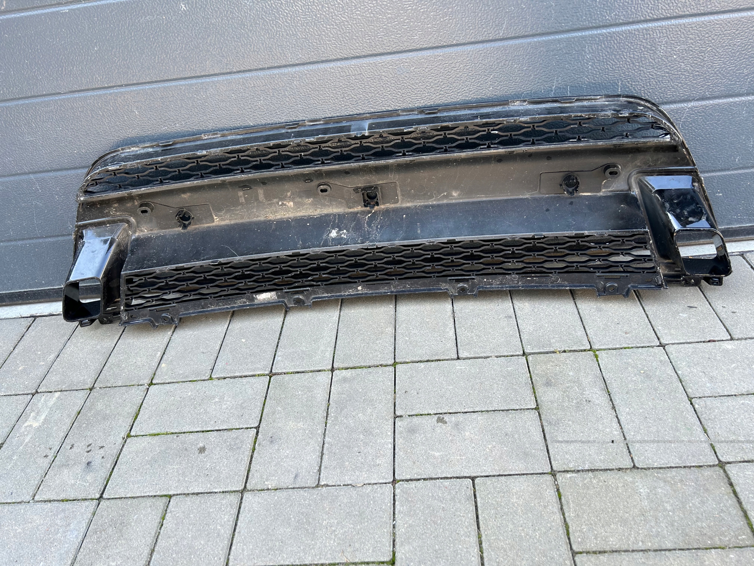RANGE ROVER SPORT L494 2018- LÜFTUNGSGITTER DER STOSSSTANGE SVR