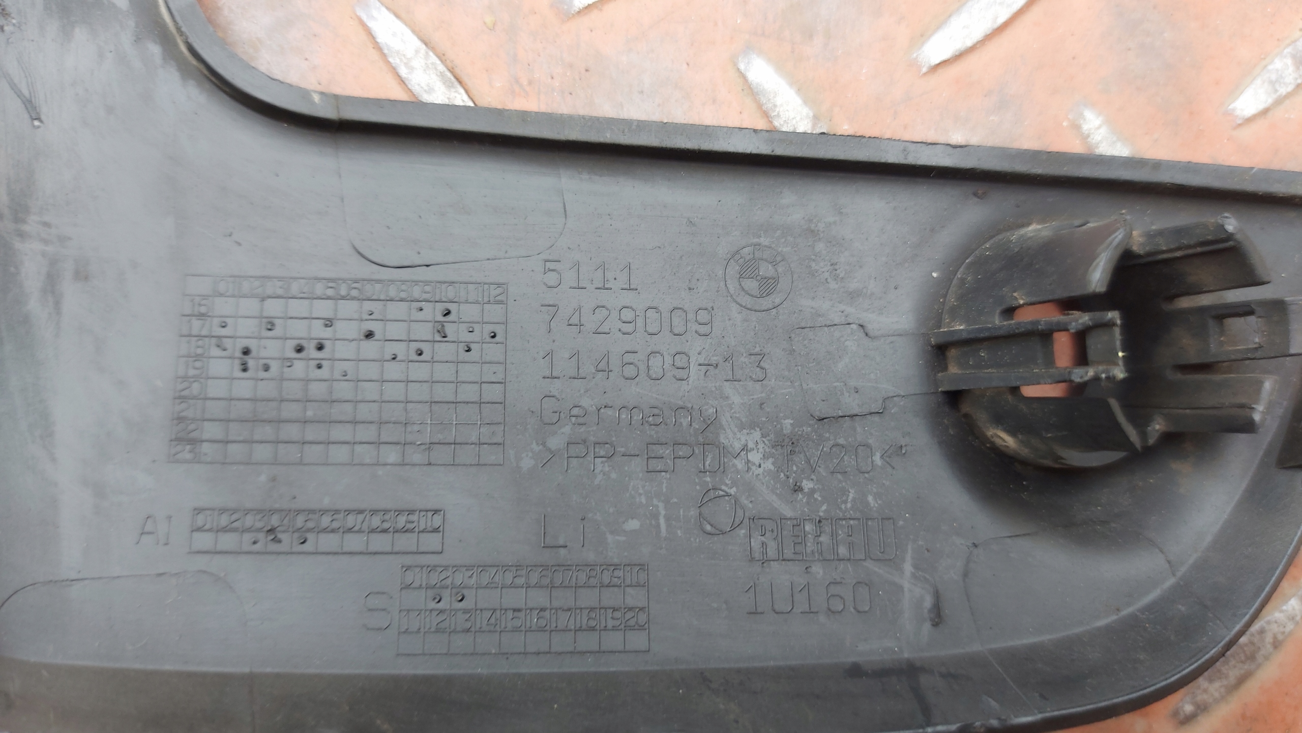 moulding grid frame of a bumper left left front BMW X2 F39