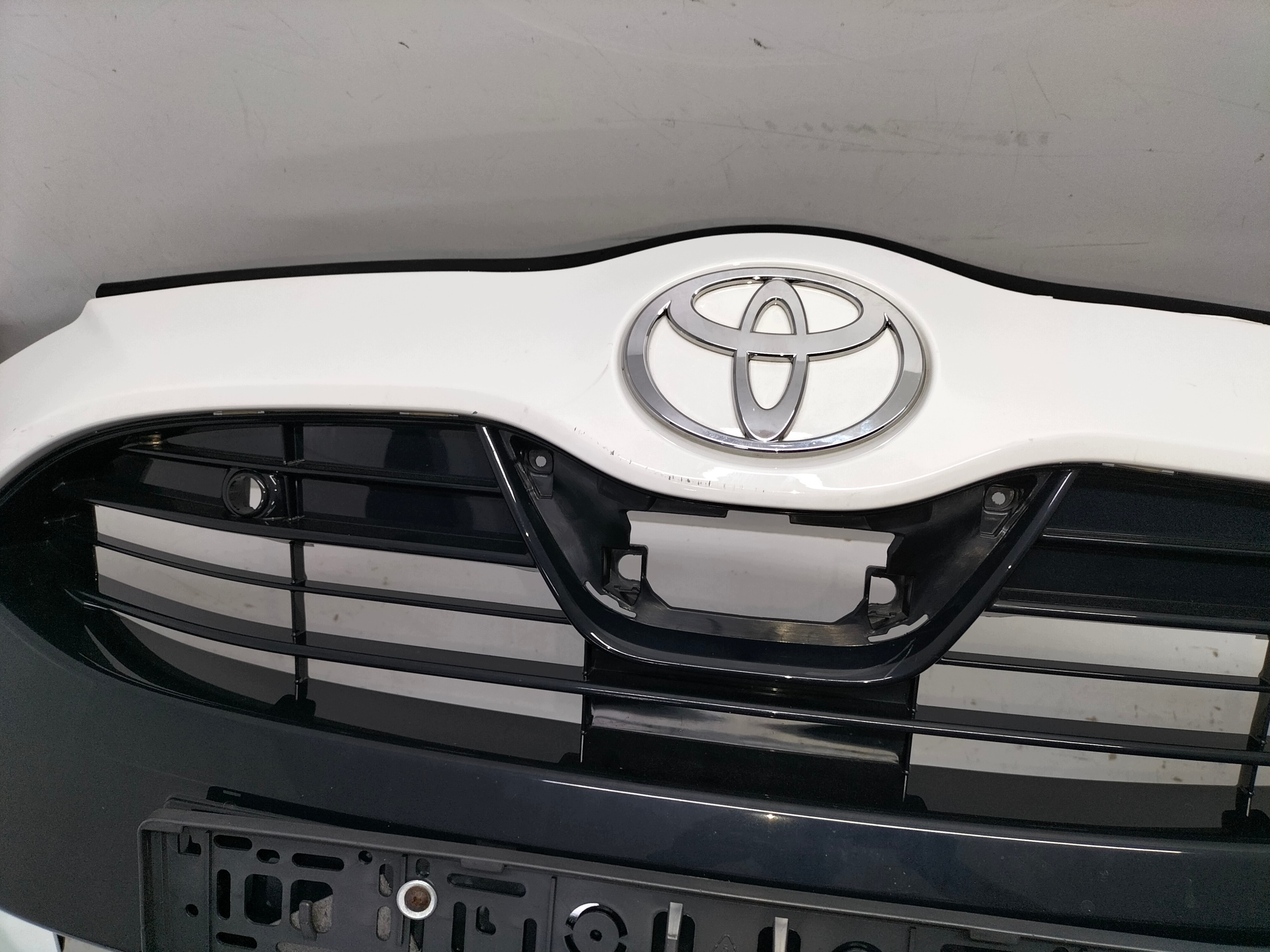 front bumper front TOYOTA YARIS 4 IV 20