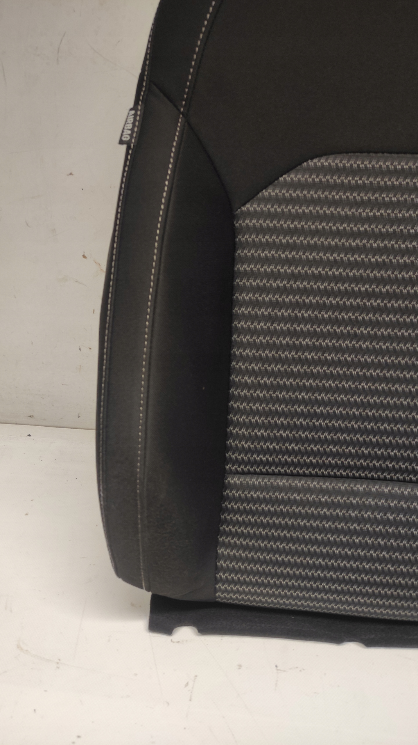 seat right driver´s KIA XCEED MATERIAL BARDZO LADNY