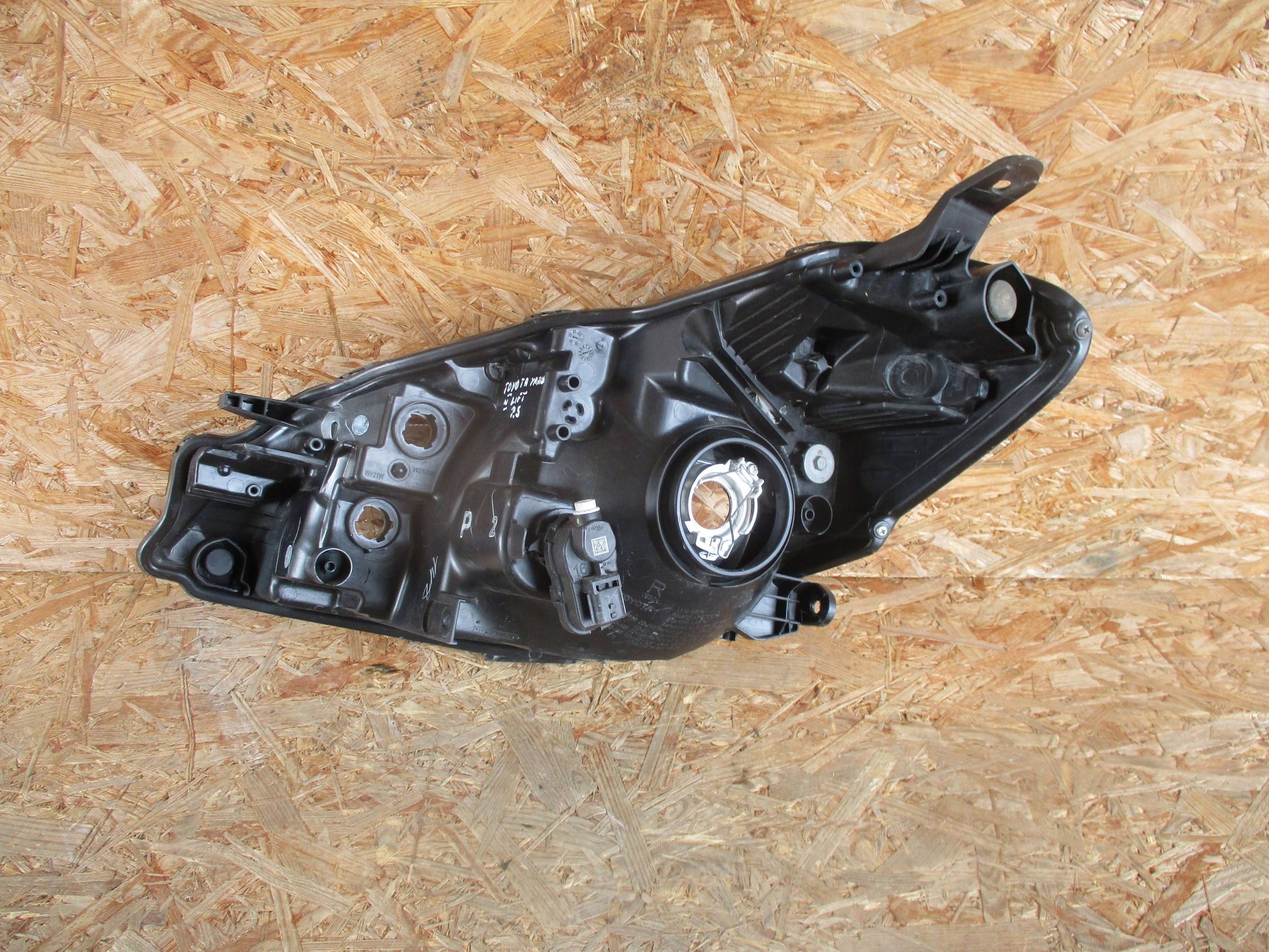 light front front right TOYOTA YARIS III LIFT 17