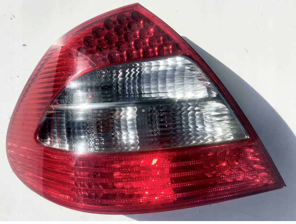 MERCEDES W211 LAMPA LEWA TYŁ TYLNA LED SEDAN A2118202564 ORYGINAŁ