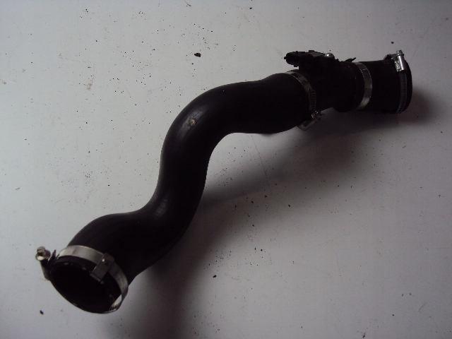 C1B1-6F075-AE - ТРУБА ІНТЕРКУЛЕРА FORD FOCUS MK3 10-18