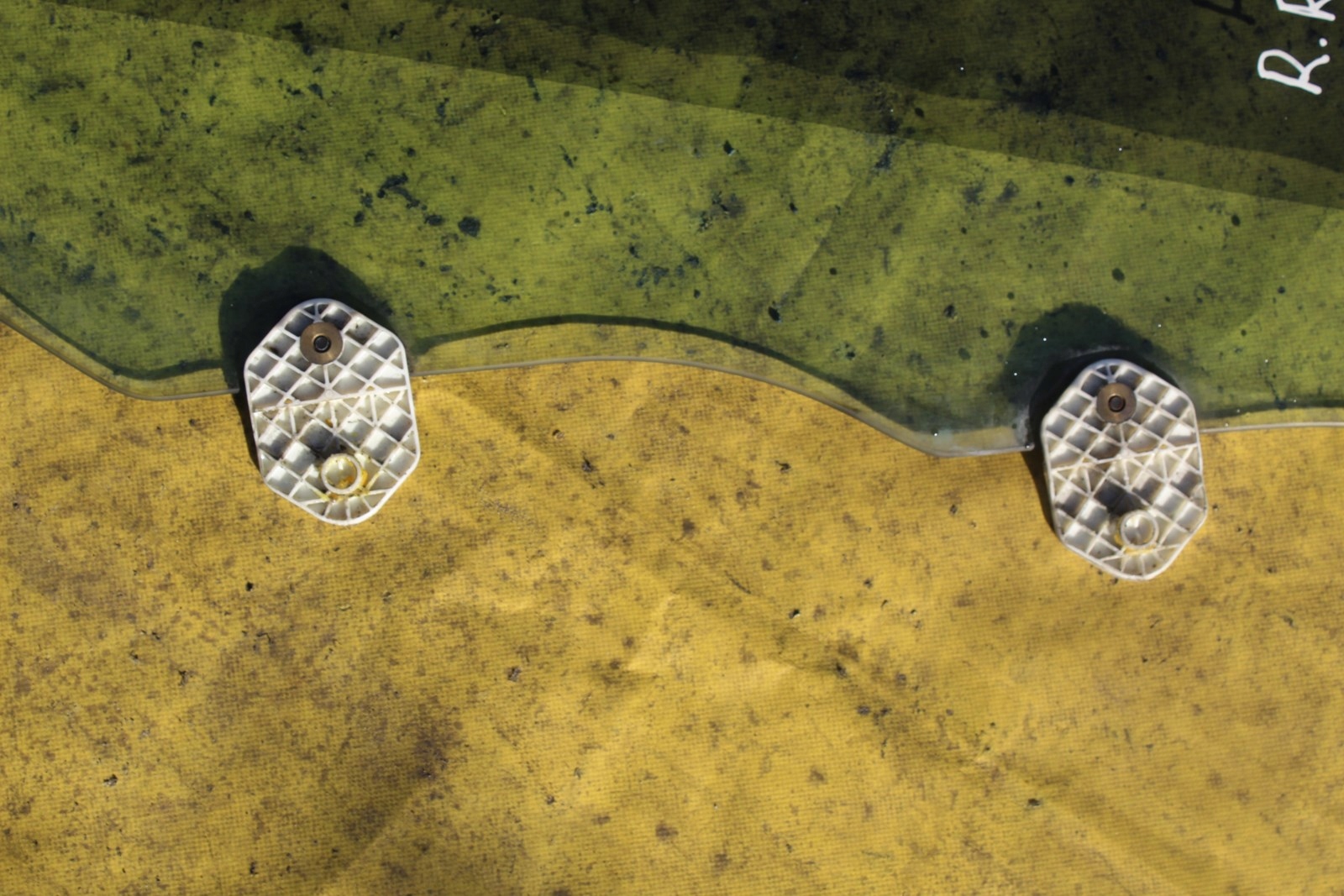 Стекло правое переднее переднее RANGE SPORT L320