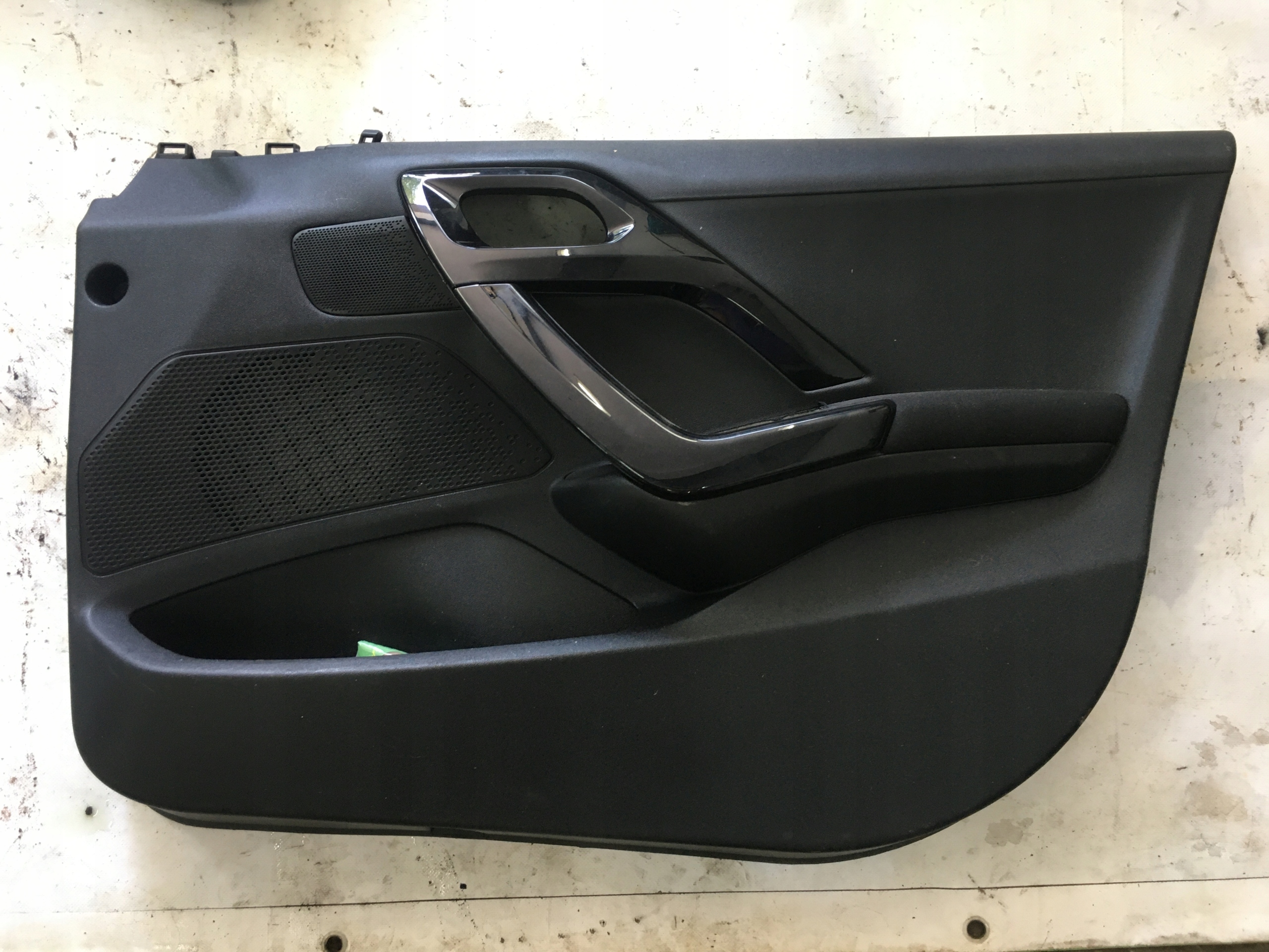 BOCZEK TAPICERKA DRZWI PRAWY PRZÓD PEUGEOT 208 I