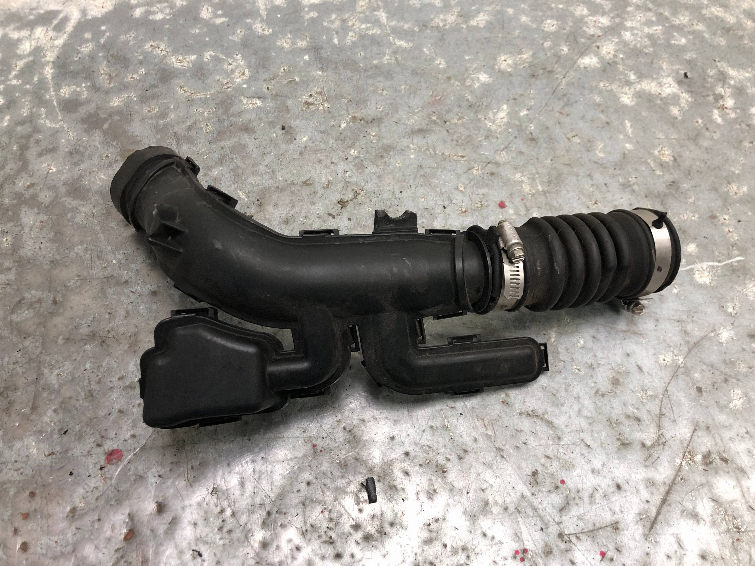 pipe air hose NISSAN VERSA 9KA2A