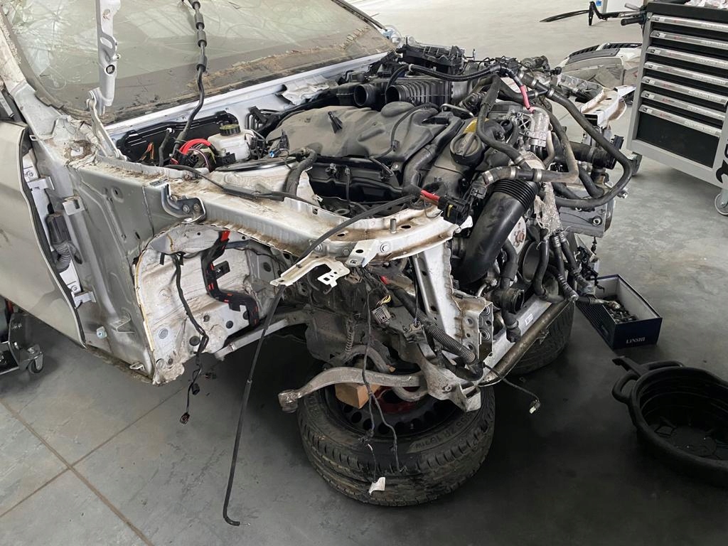 BMW M4 F82 ПЕРЕД ПРАВИЙ ЧЕТВЕРТИНА ПРАВА ПЕРЕДНЯ