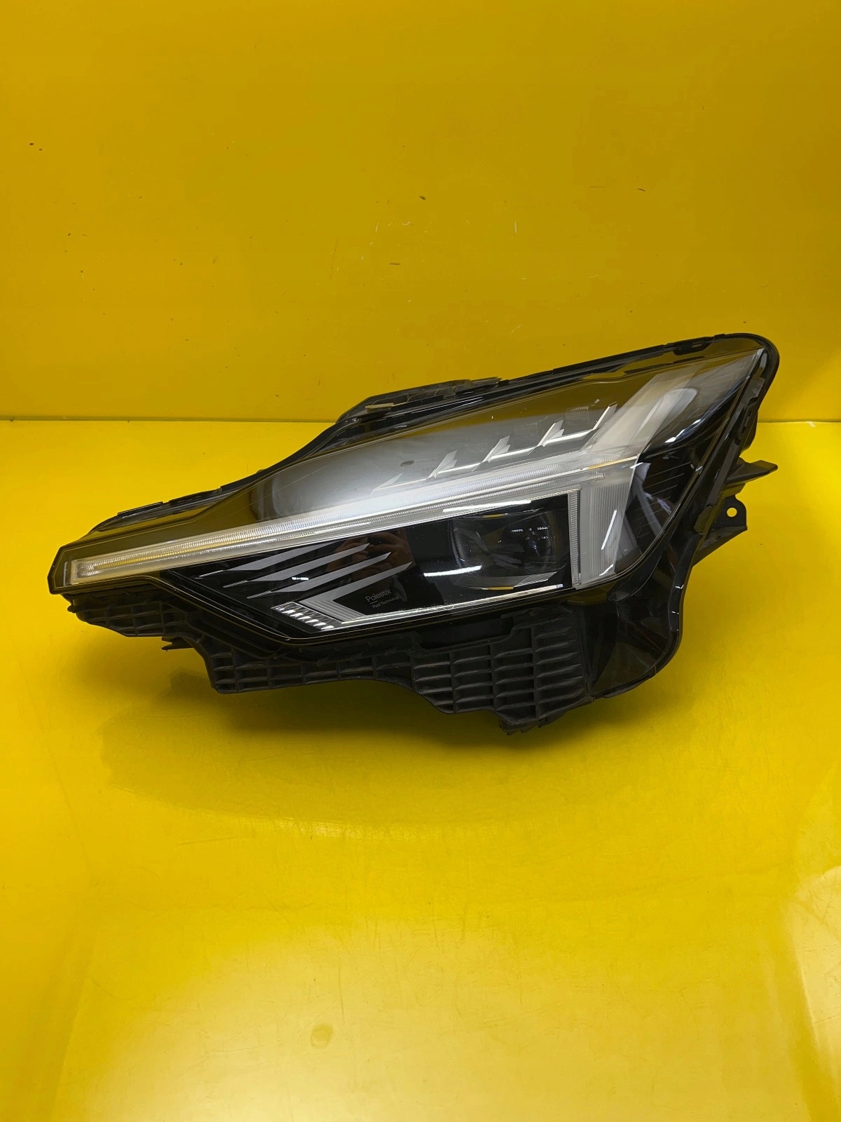 Polestar 2 II light front left Full Led 2020- P31698070