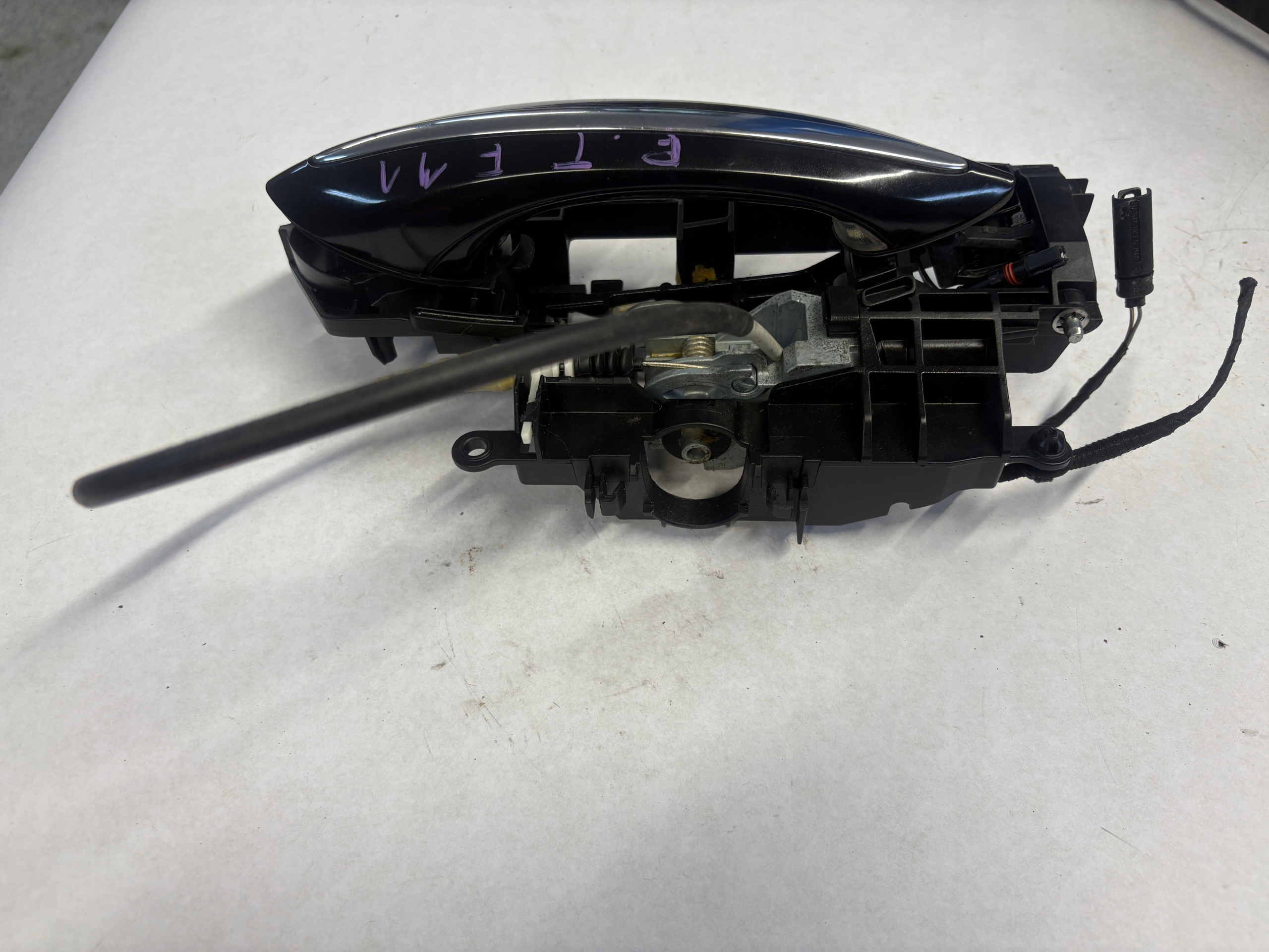 BMW F11 handle exterior 475 right rear part 717565011