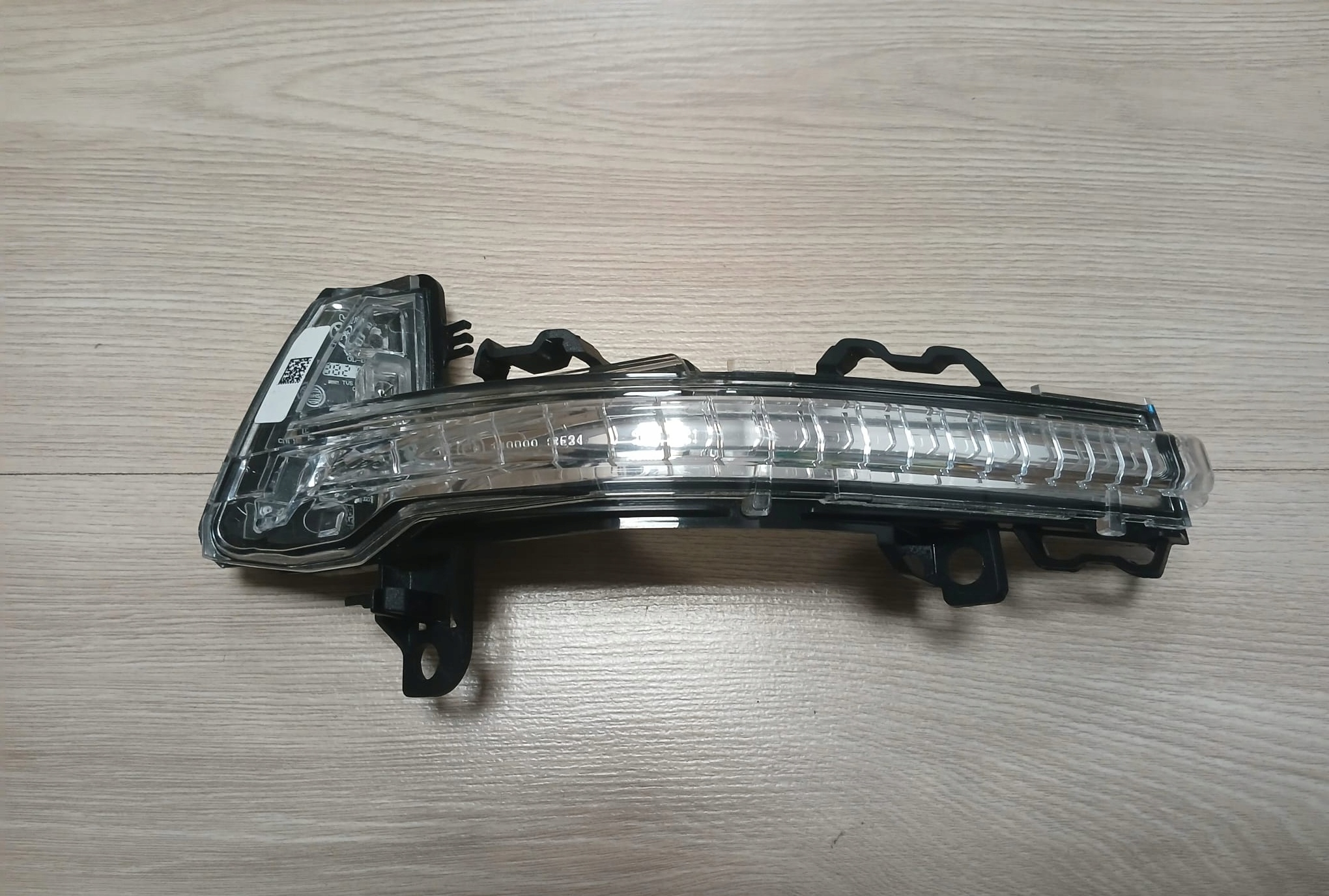 VW ID. BUZZ indicator LED of left mirrors OE