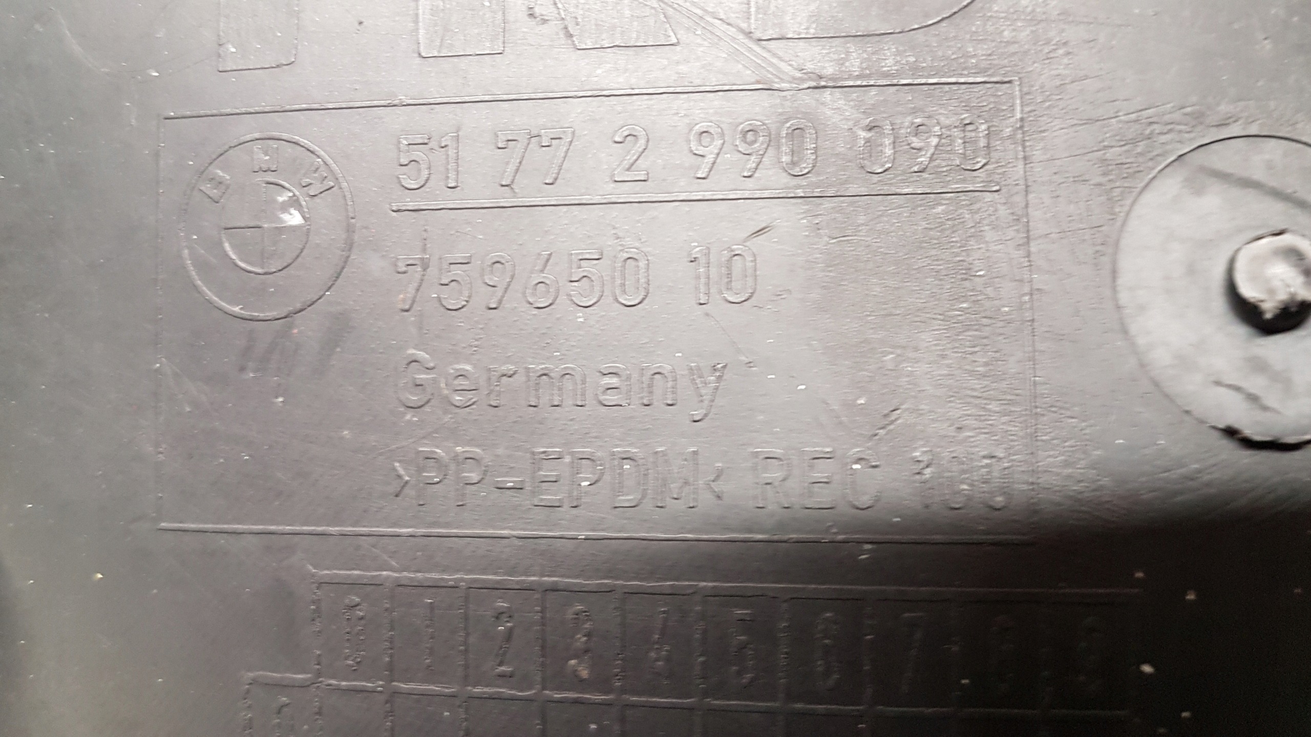 podblatník pravý předek BMW X1 E84 2990090