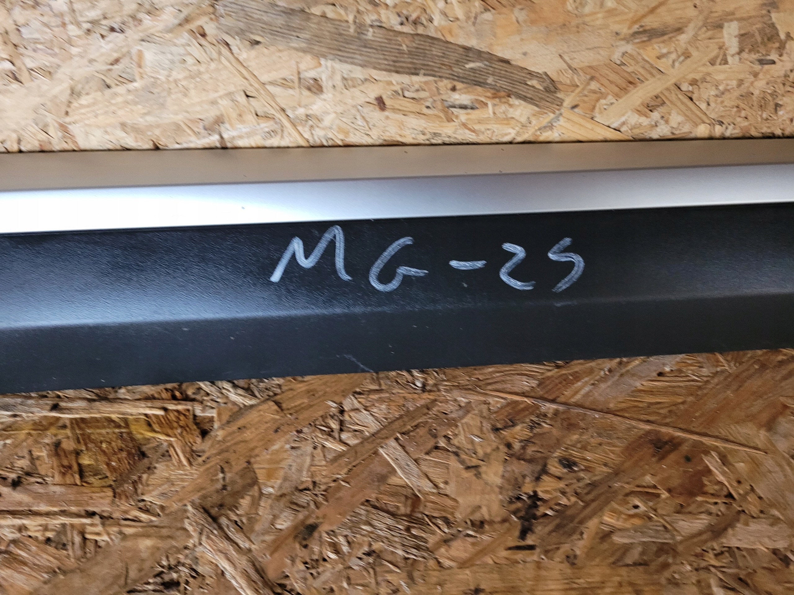 moulding door right front MG ZS P10360766