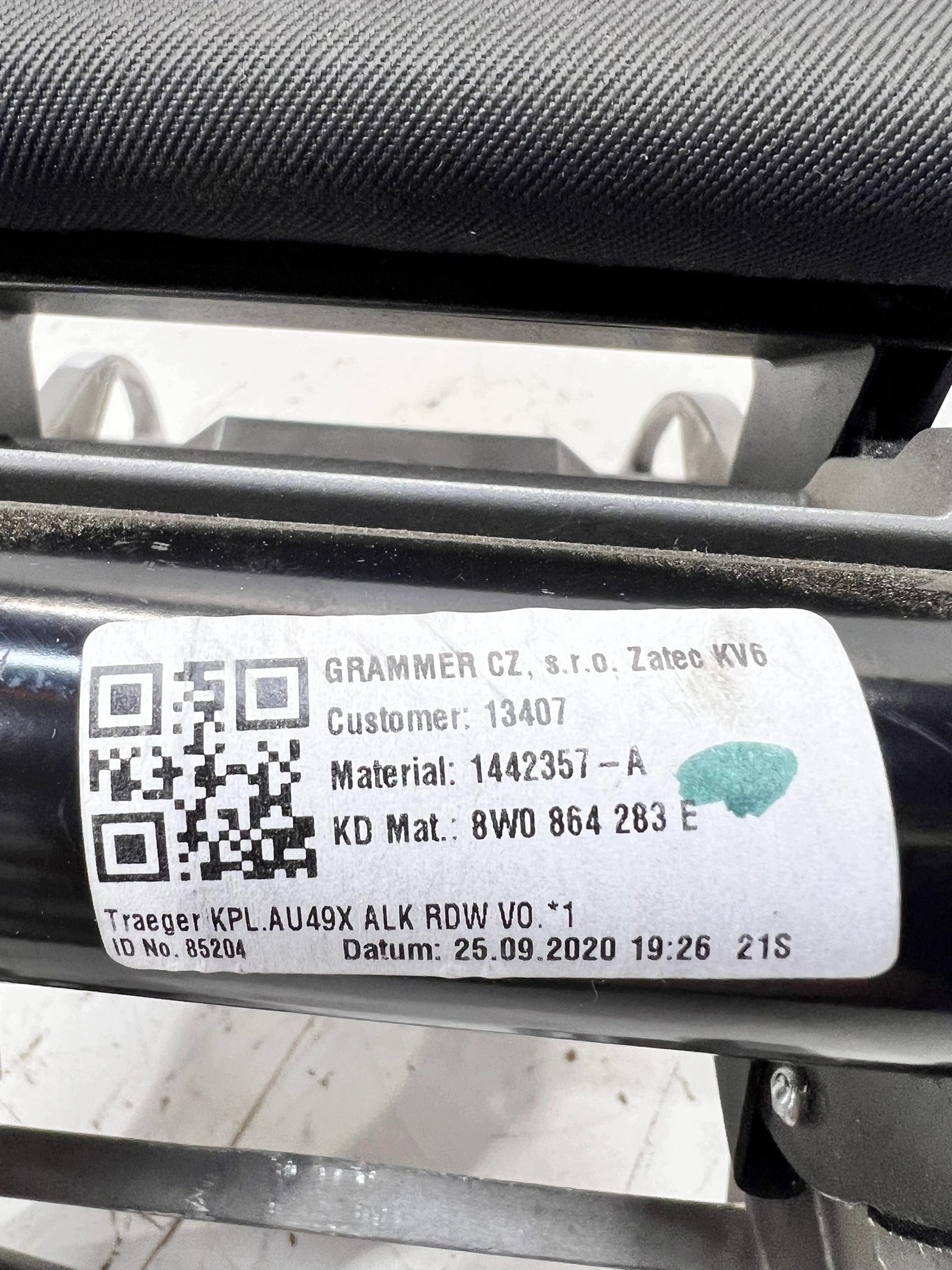 armrest front AUDI A4 B9 8W0864283E