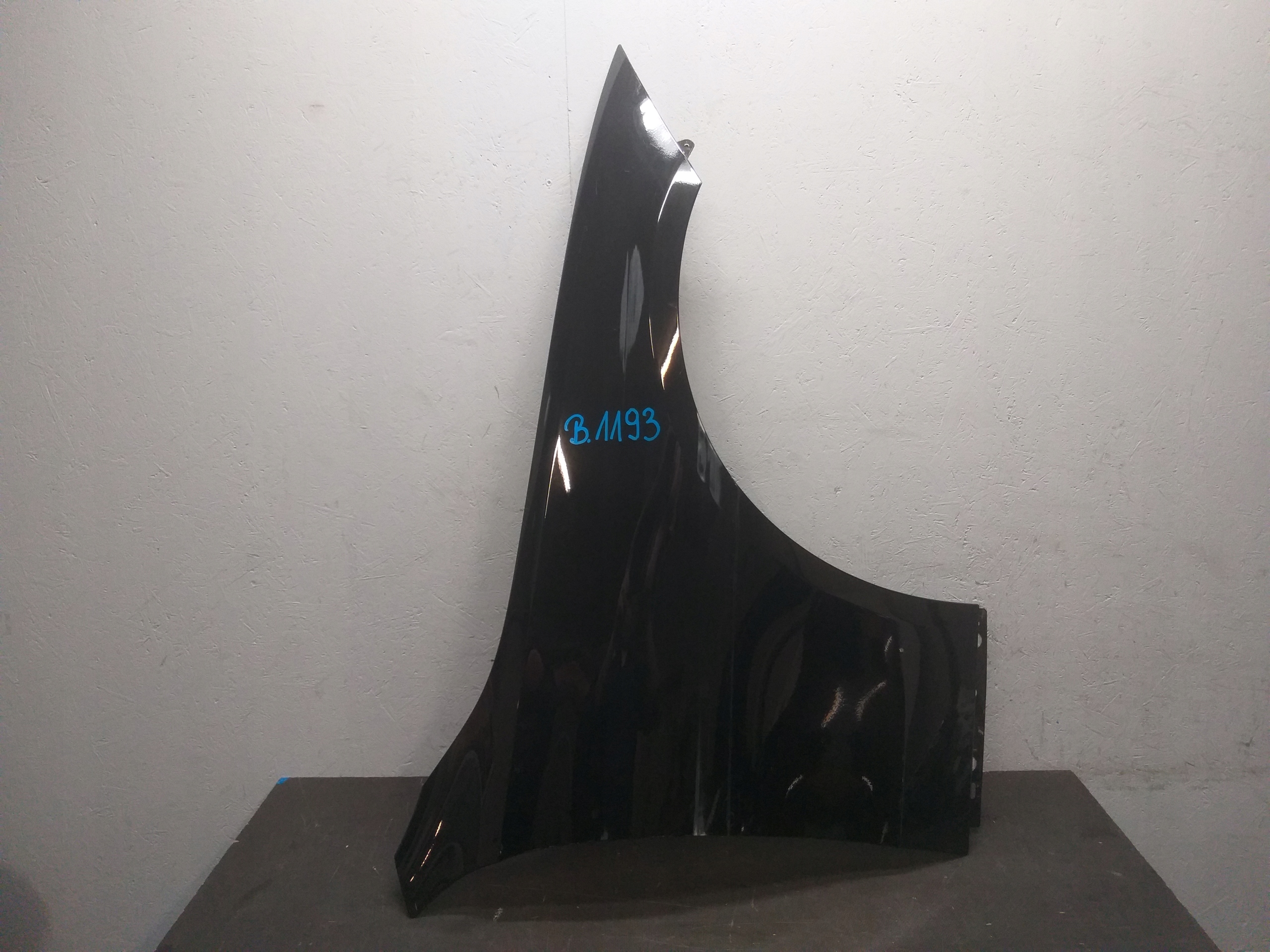 FENDER FRONT RIGHT MERCEDES C KLASA W206