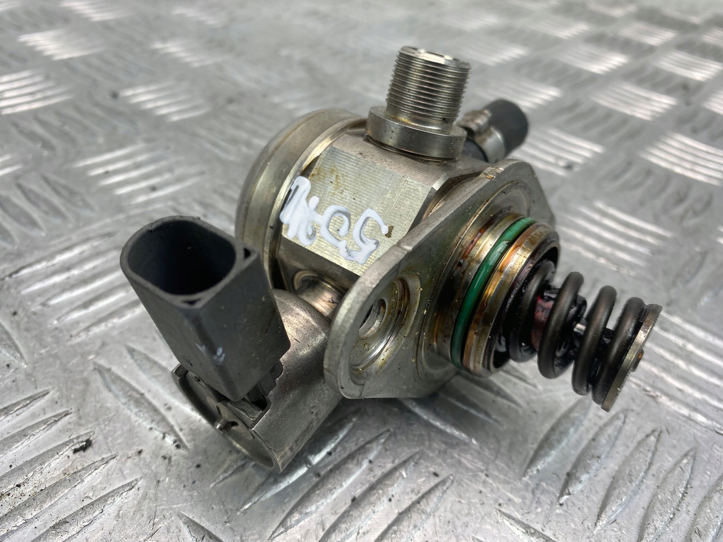 Mercedes E250 CGI W212 injection pump A2740700501