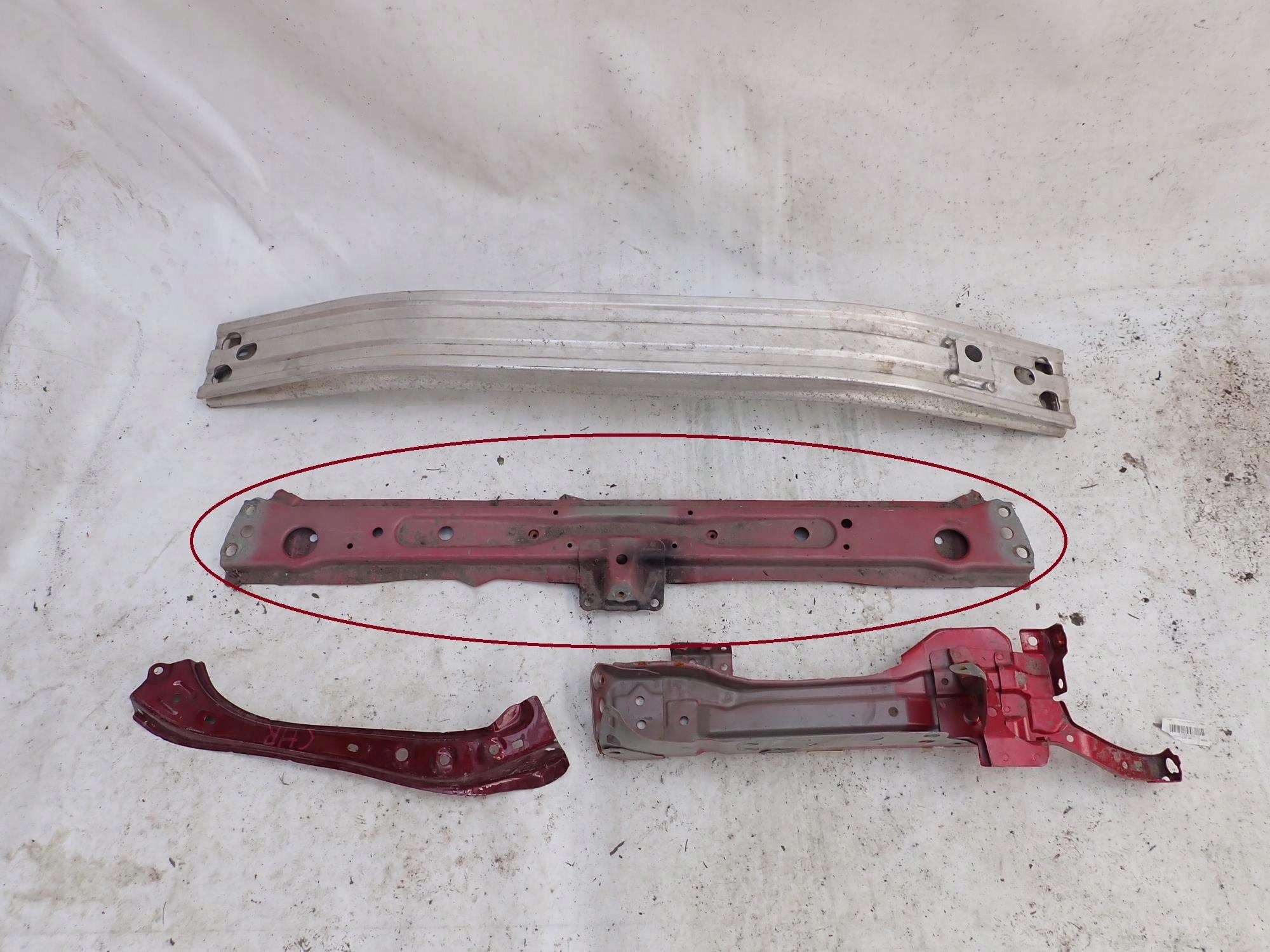 TOYOTA C-HR and 1 16-23 bar, wall sider front lower