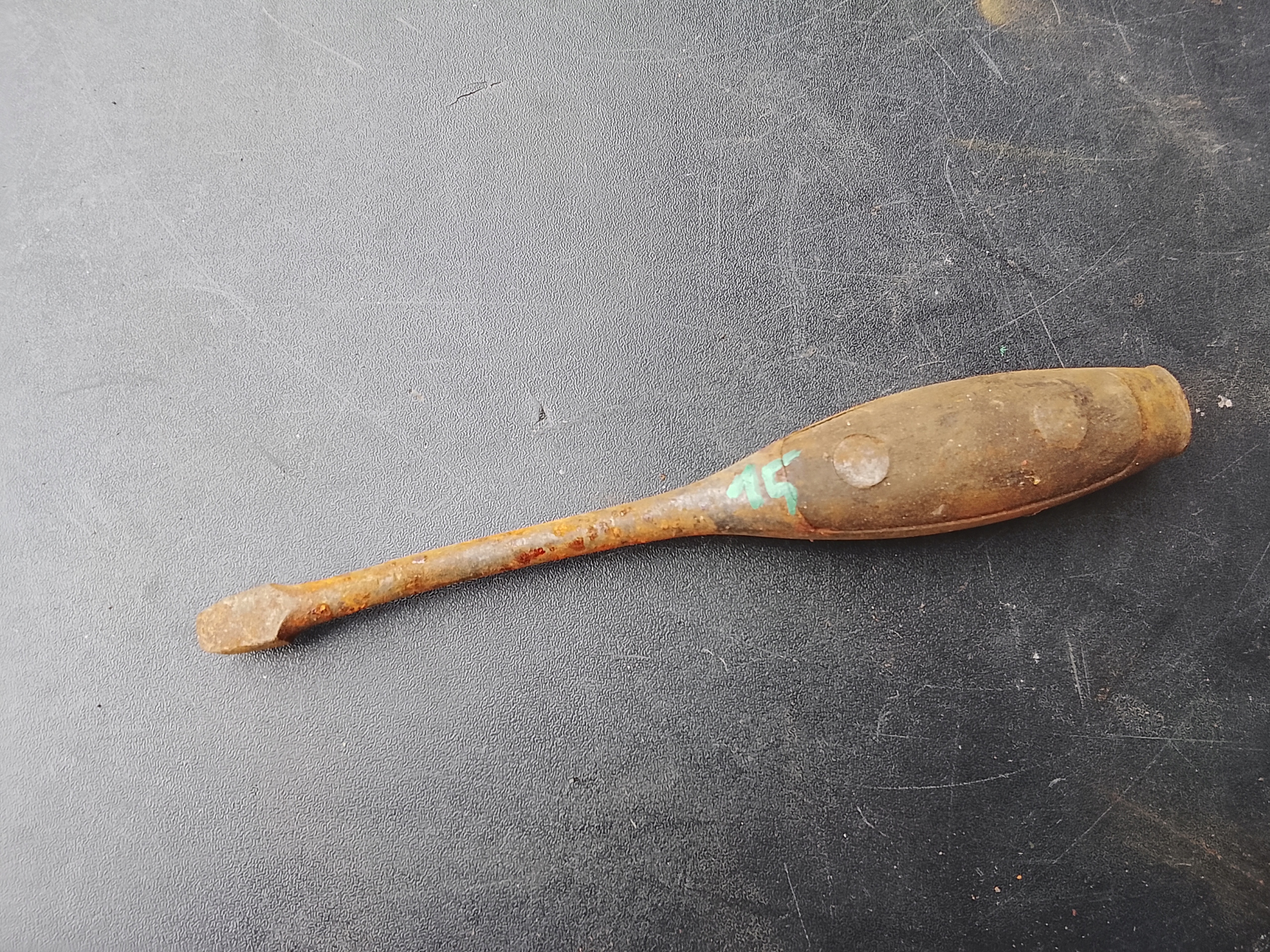 STARY ZABYTKOWY ŚRUBOKRĘT Z PRL SOLIDNY ORYGINAŁ DŁUGOŚĆ 150 mm