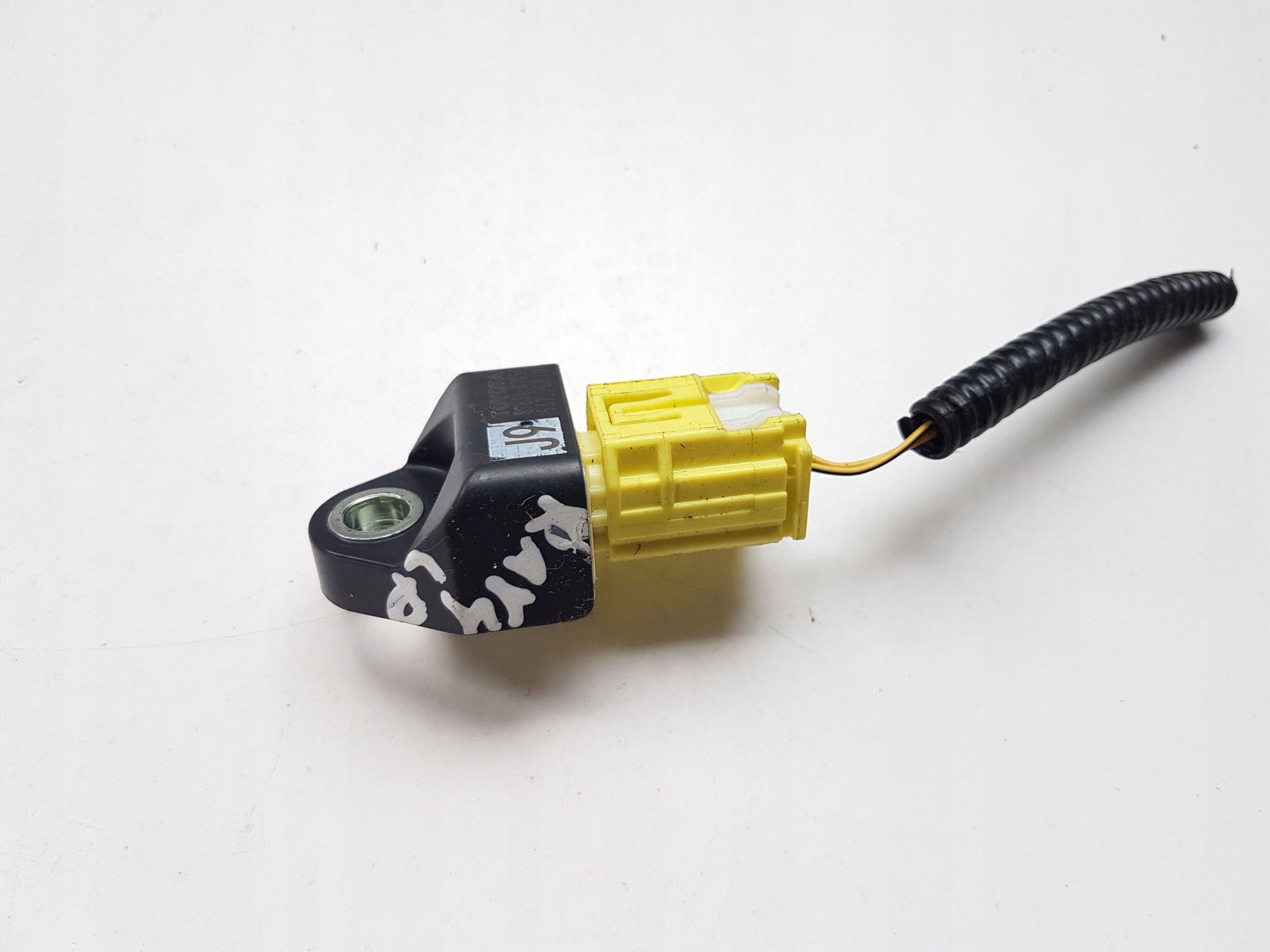 89831-47050 - ДАТЧИК УДАРА ПЕРЕДНИЙ ЛЕВЫЙ ДЛЯ TOYOTA RAV4 V 5 19-