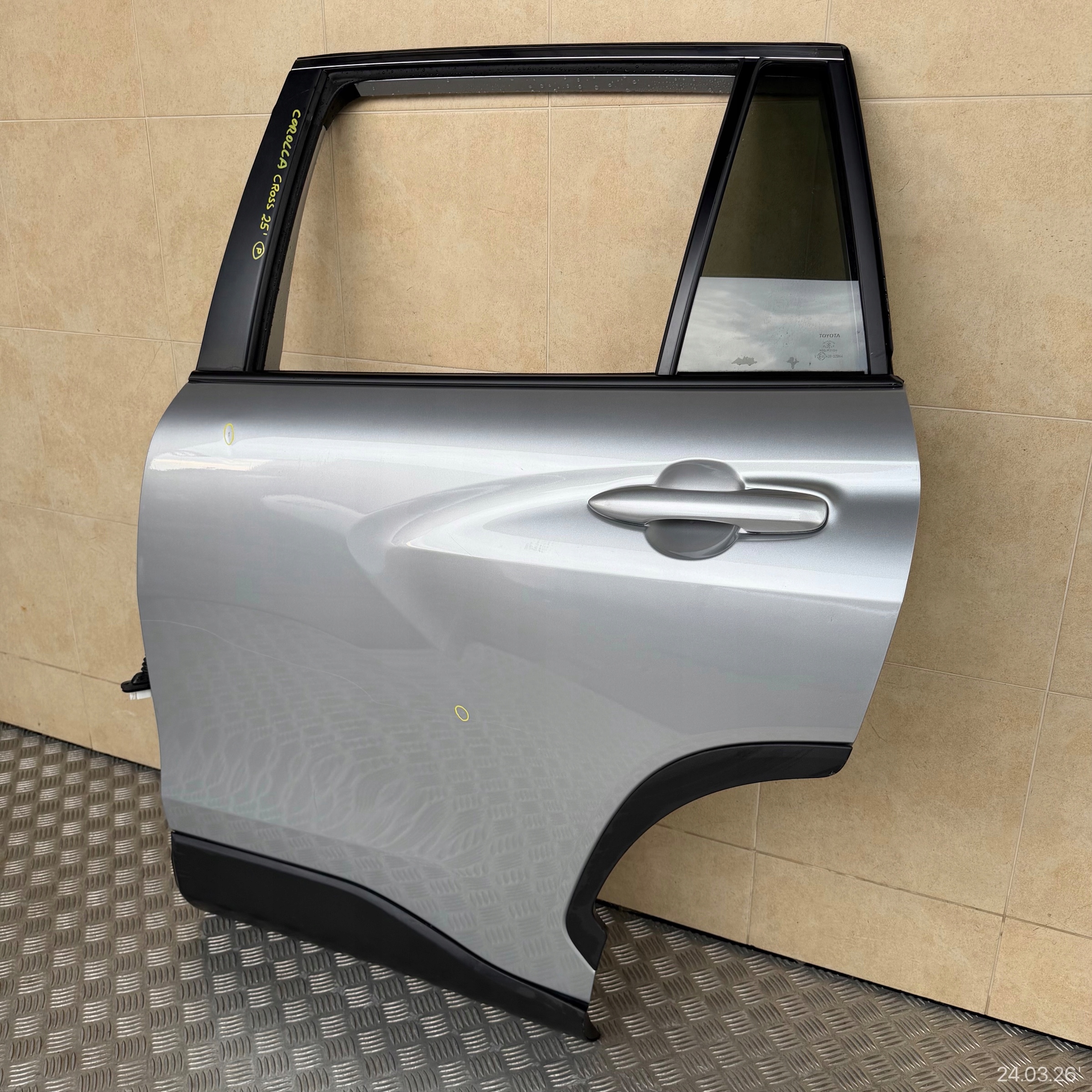 door complete rear. left TOYOTA COROLLA CROSS 2025 ROK