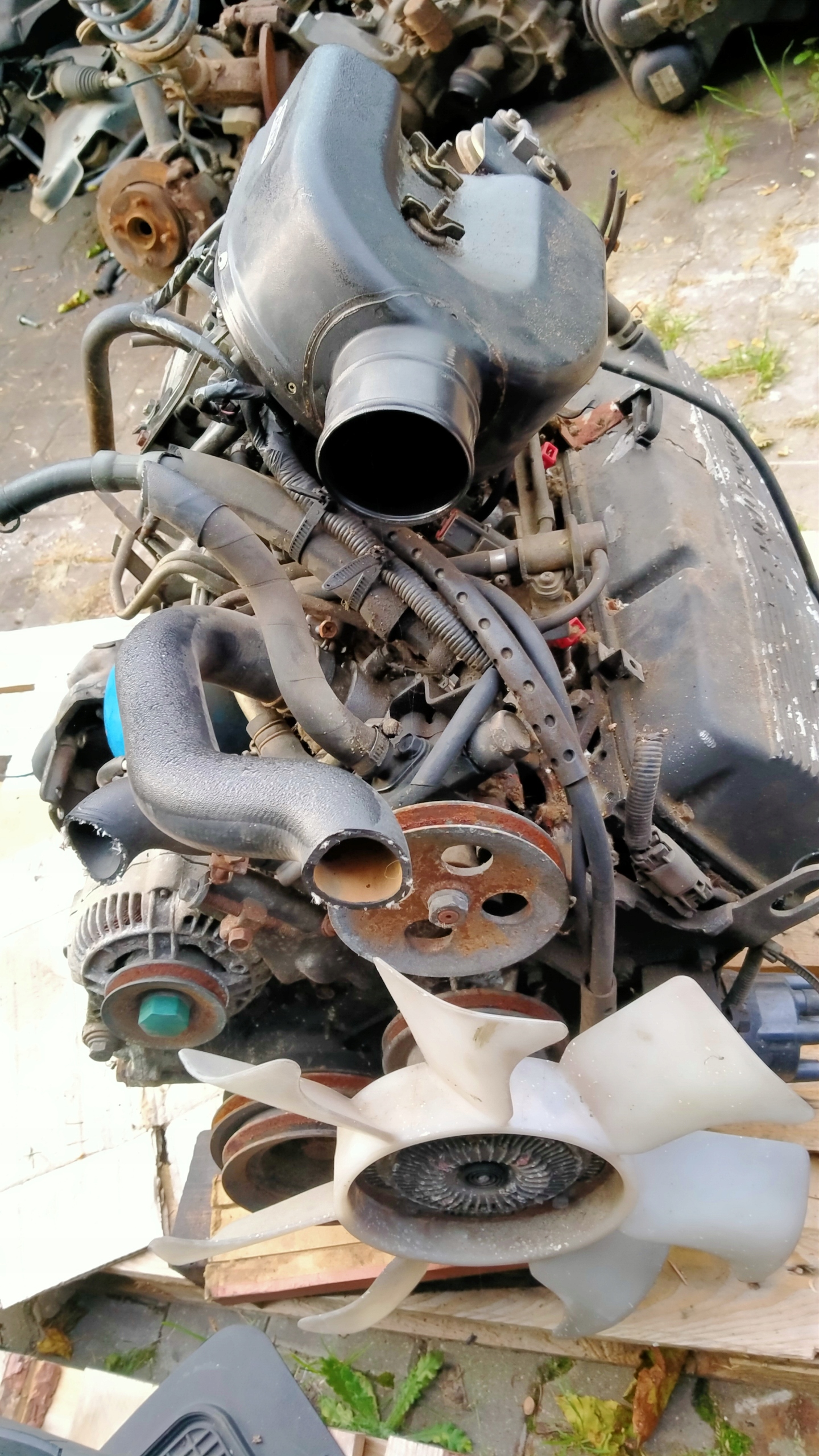 Ford Maverick and 2,4B 91KW 124KM engine complete KA24E