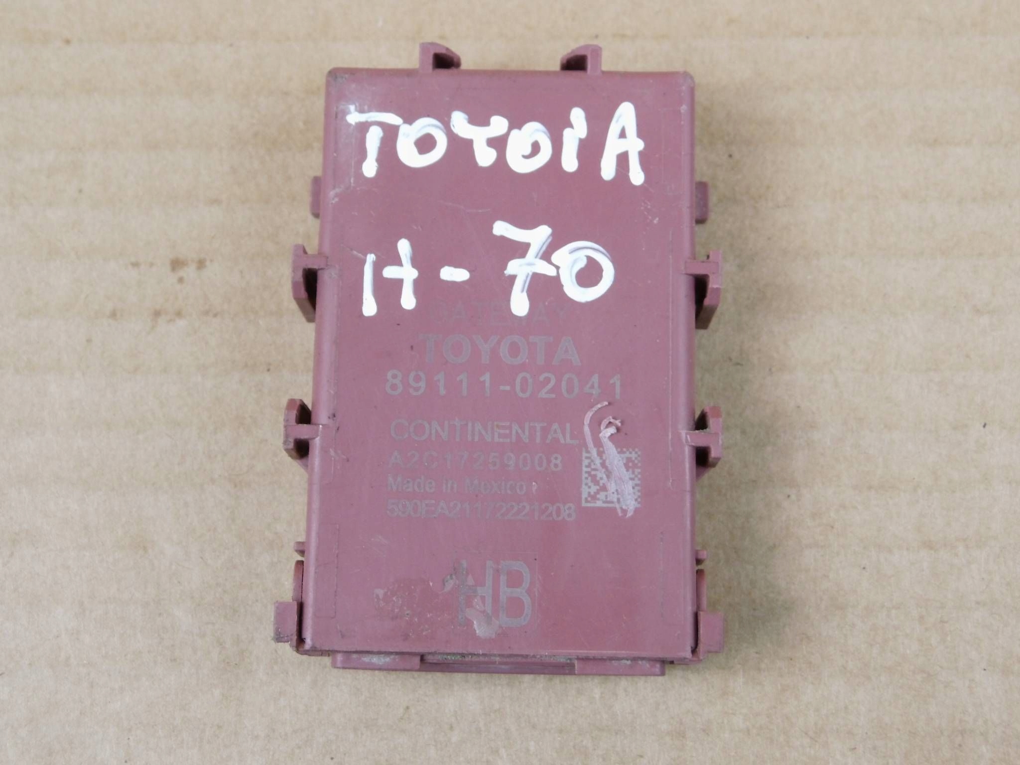Toyota Corolla E21 module computer control unit GATEWAY 89111-02041