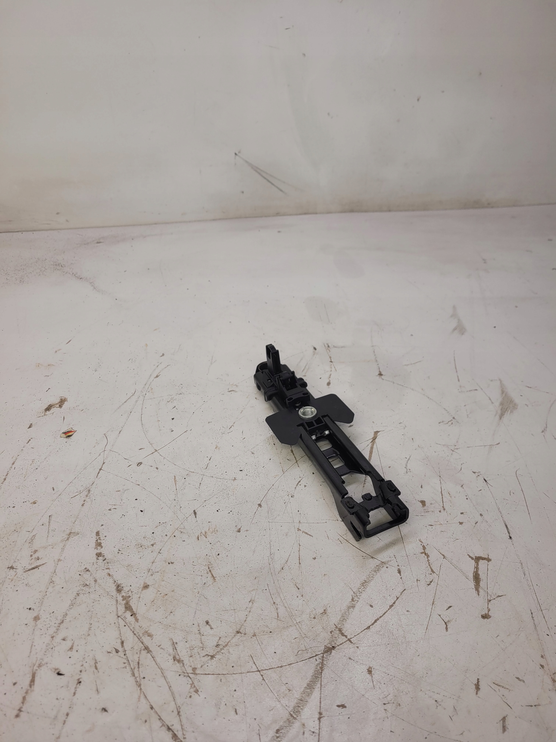 REGULACJA stěny AUDI A4 B8 A5 A6 A7 8K0857833C