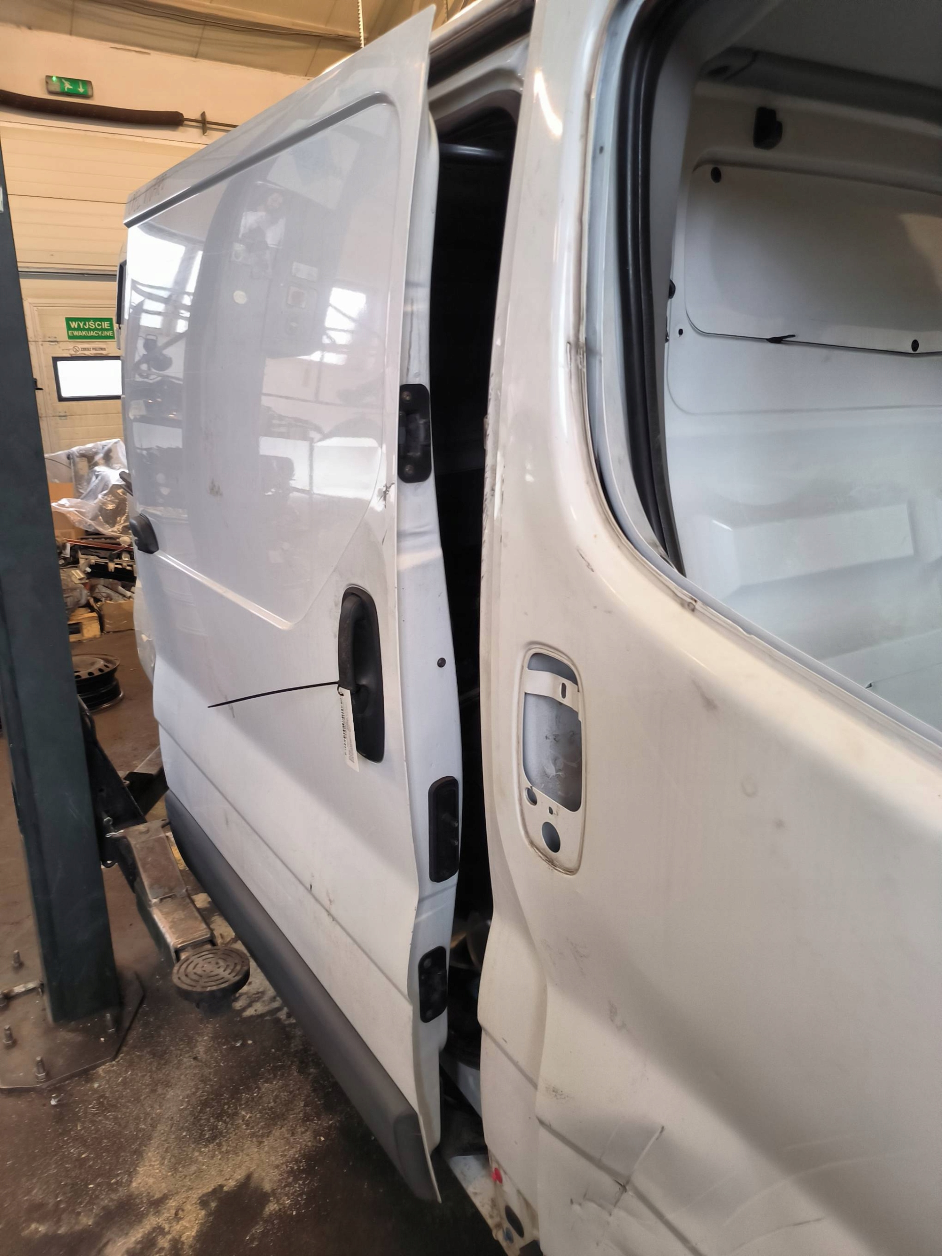door sliding right 10U OPEL VIVARO A LIFT