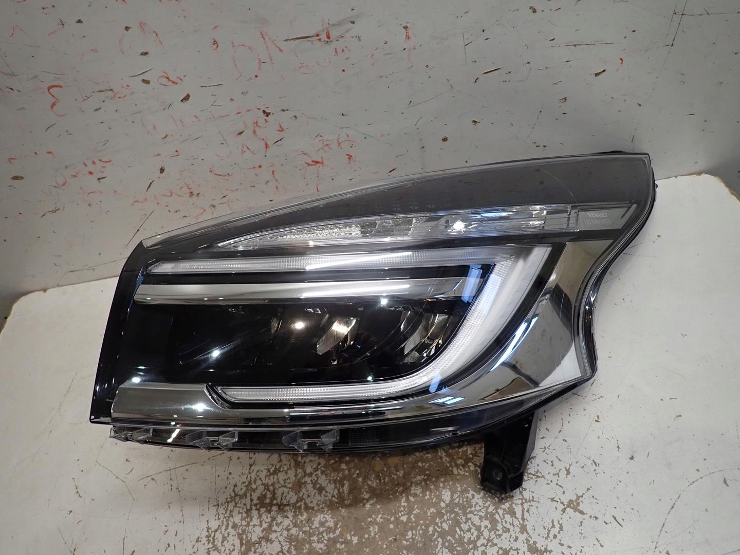 light front front left RENAULT TRAFIC III LIFT FULL LED