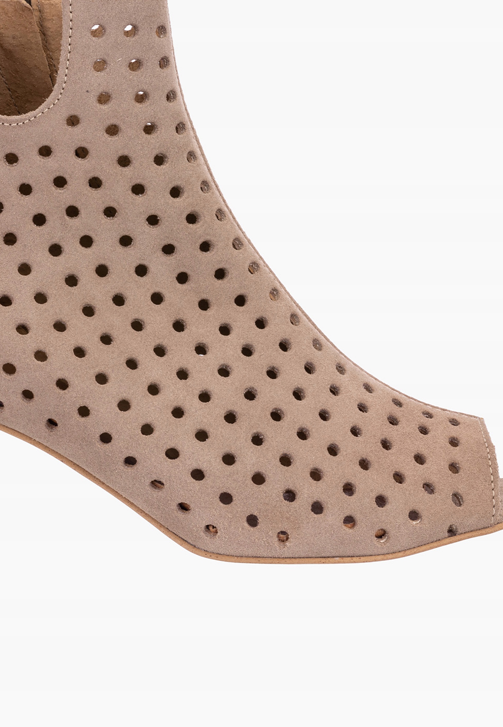 Botki Damskie MACIEJKA Perforowane Skórzane Buty na klocku wiosenne 39 Model Botki Perforowane