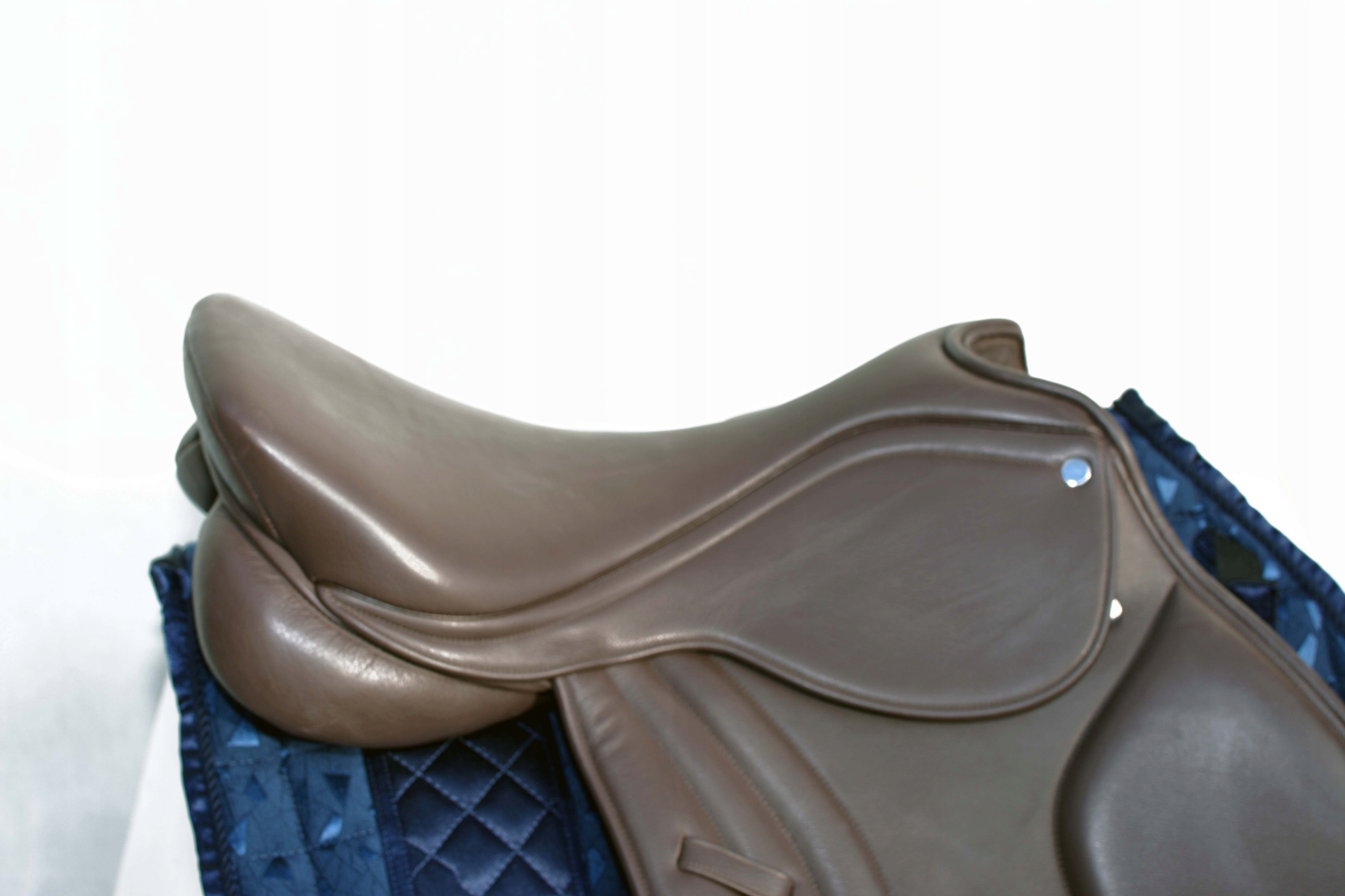 SIODŁO SKOKOWE 17,5C Kolor dominujący brązowy