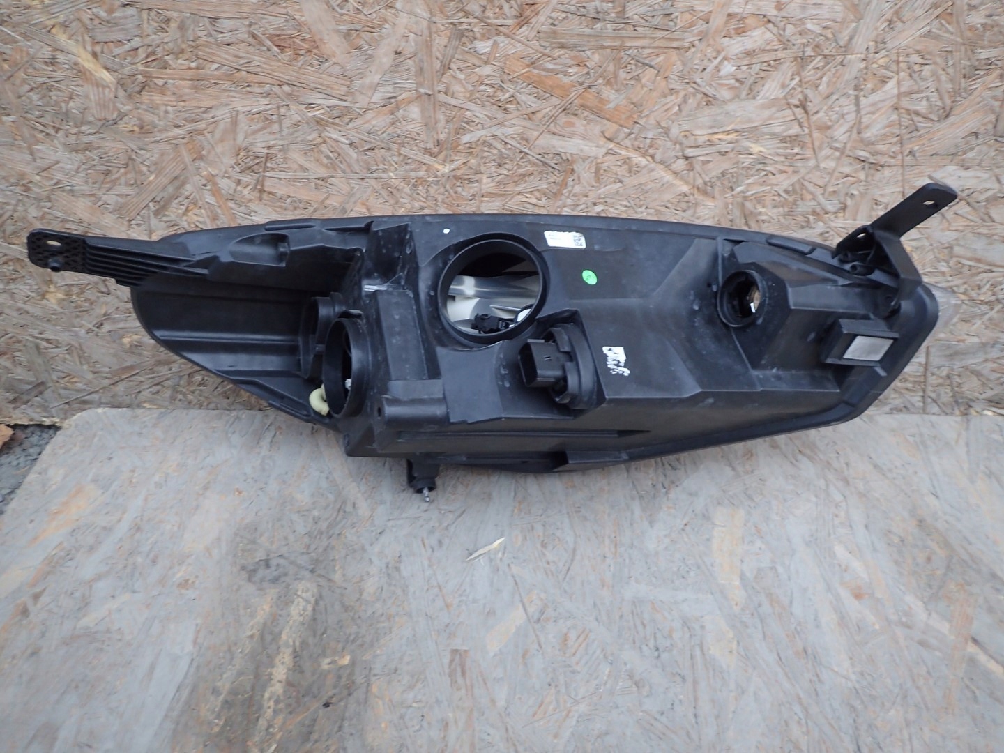 light left REFLEKTOR left FORD FIESTA MK8 VIII