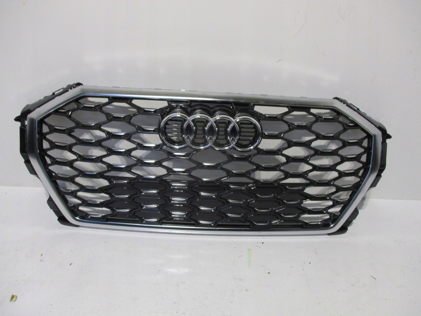 Audi OE 83F853651 83F853651A