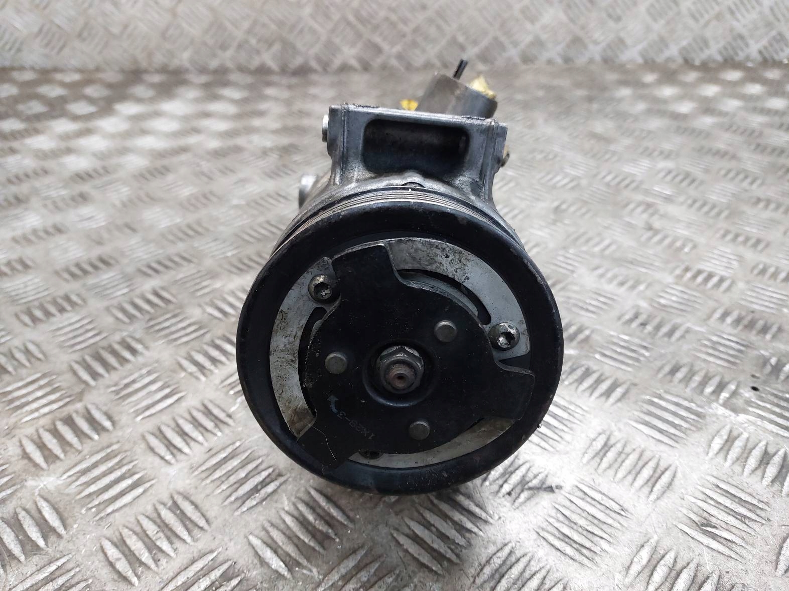 compressor compressor; of the air conditioning VOLKSWAGEN GOLF VI 5N0820803C