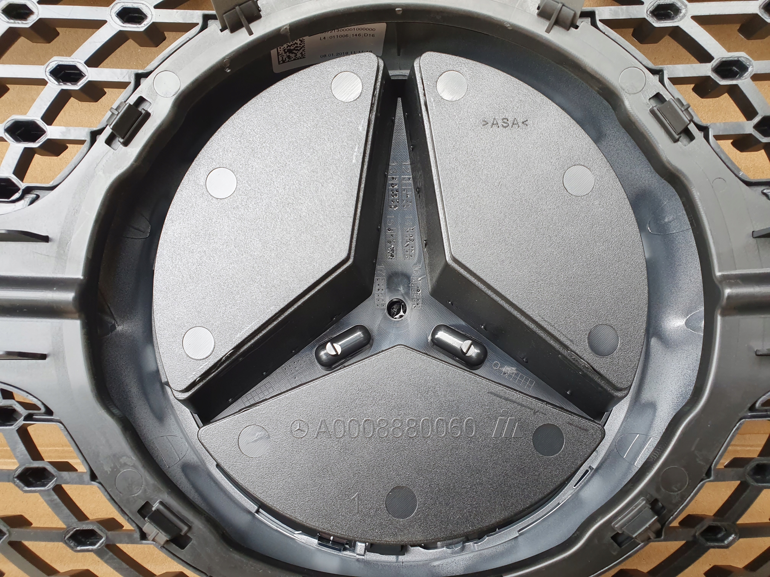 ATRAPA DIAMOND MERCEDES 205 ATRAPA NOWA ORYGINAŁ Waga produktu z opakowaniem jednostkowym 5 kg