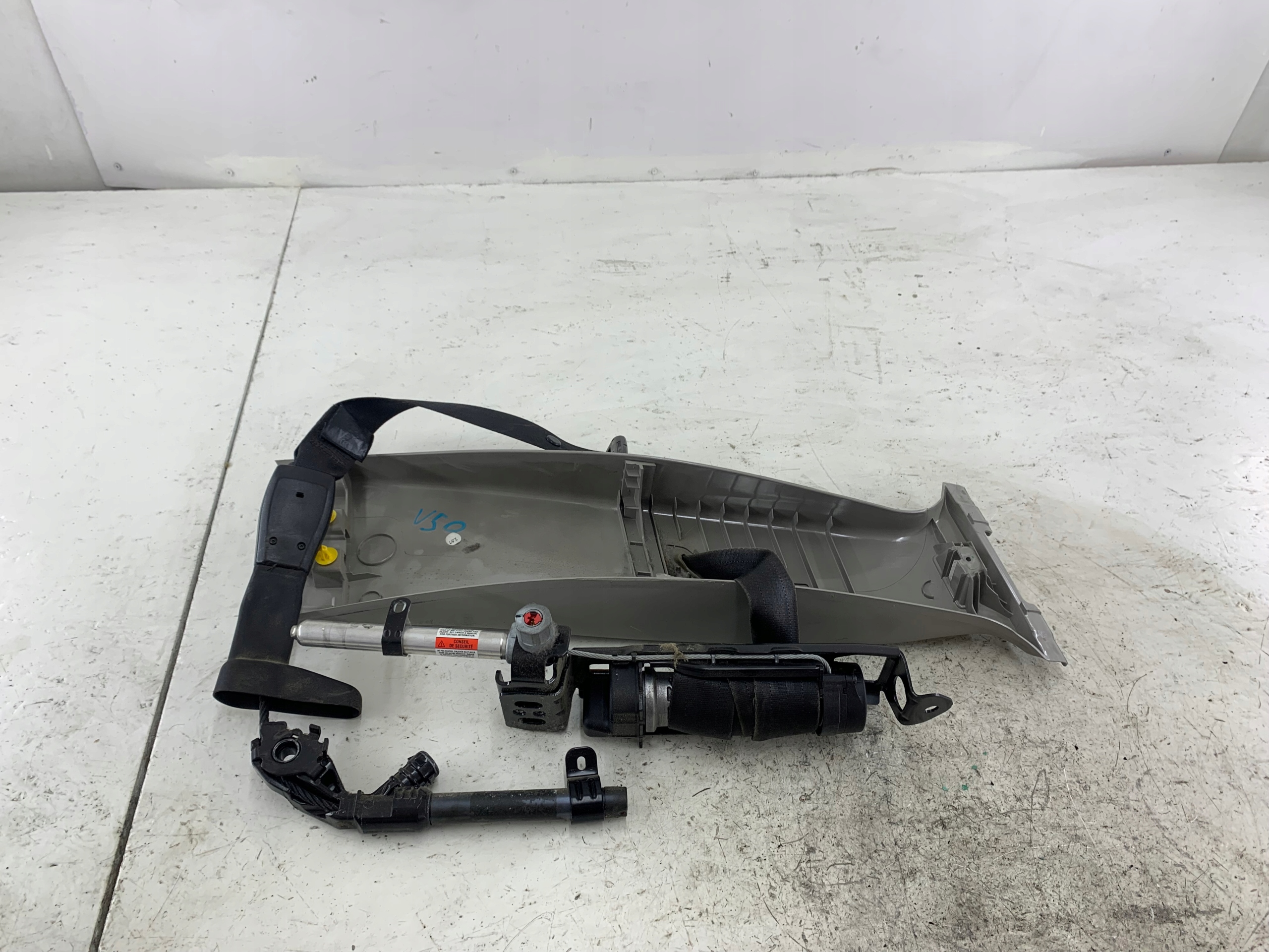 VOLVO V50 II Gurten Sicherheits links vorne + Blende Abdeckung 9486845