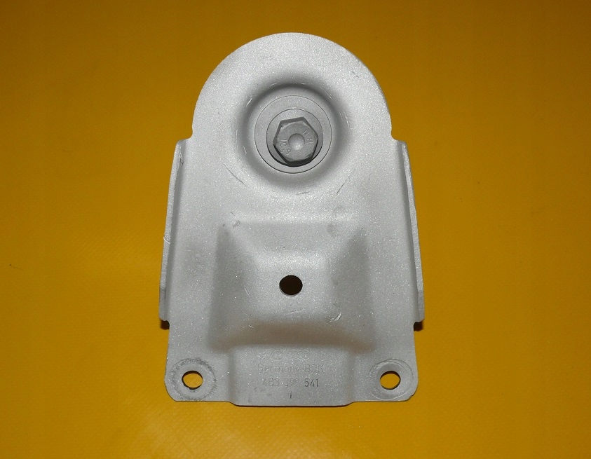 bracket holder screw SANEK of the engine left right front AUDI S6 A6 C5 4.2 V8