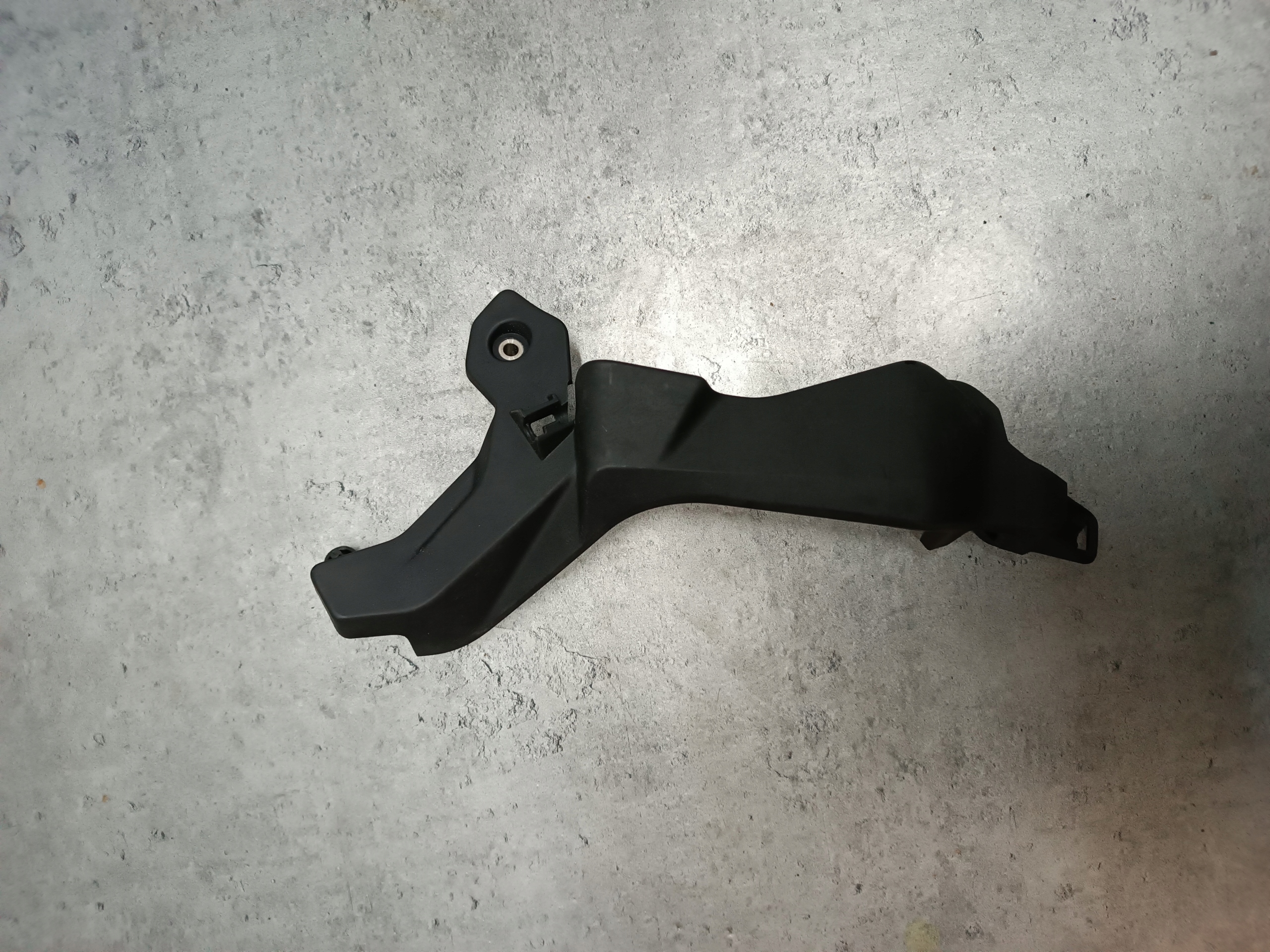 BMW F 900R 2022r K83 кришка рами л