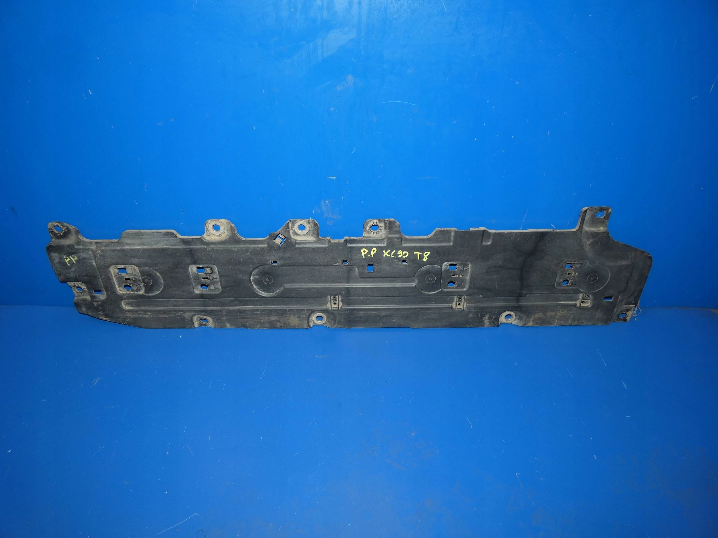 VOLVO XC90 II cover lower chassis right