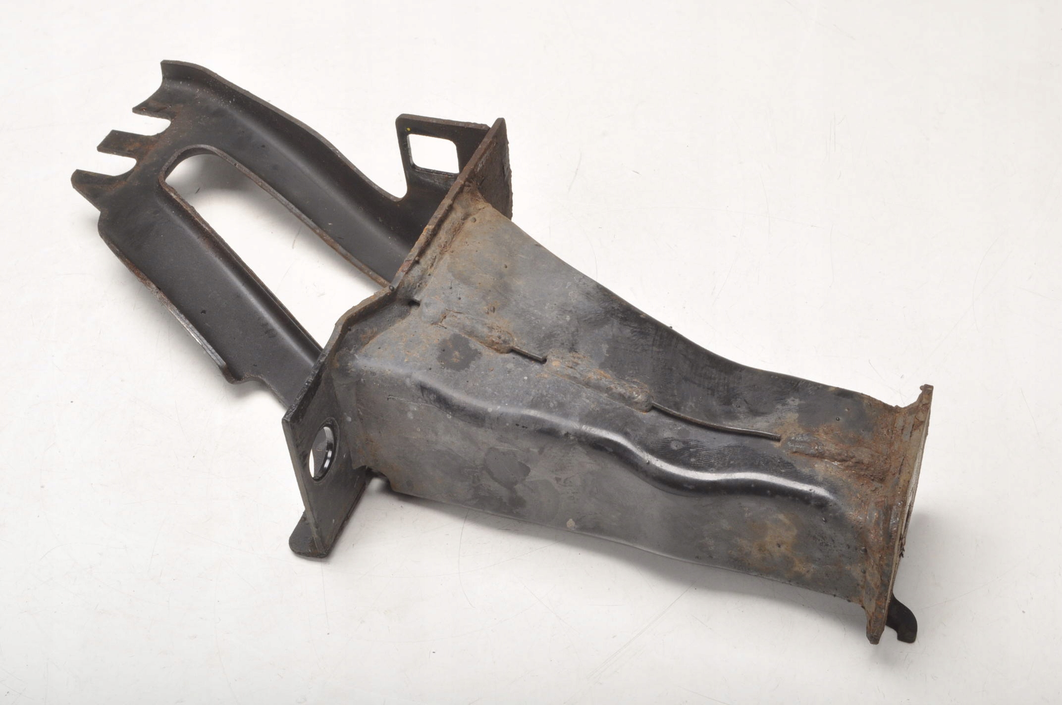 VOLVO XC60 I WSPORNIK STREFA ZGNIOTU PRAWA