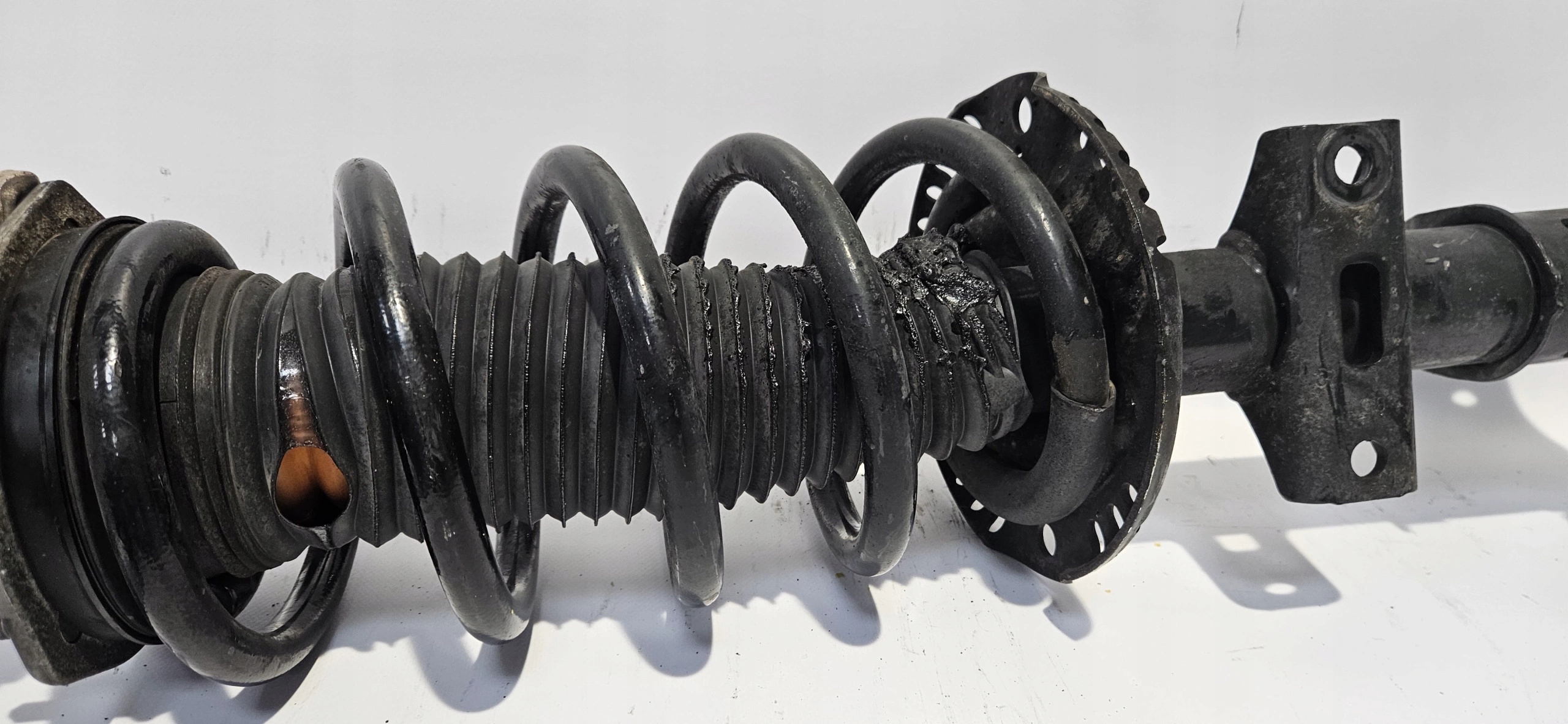 shock absorber left front VW CRAFTER II MAN TGE