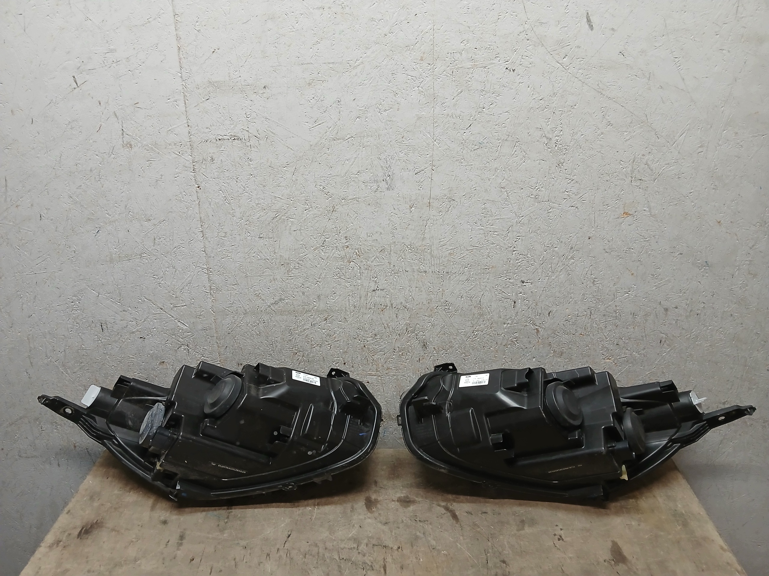 light lights front right left FORD COURIER MK2 14- JT76-13W030-CD