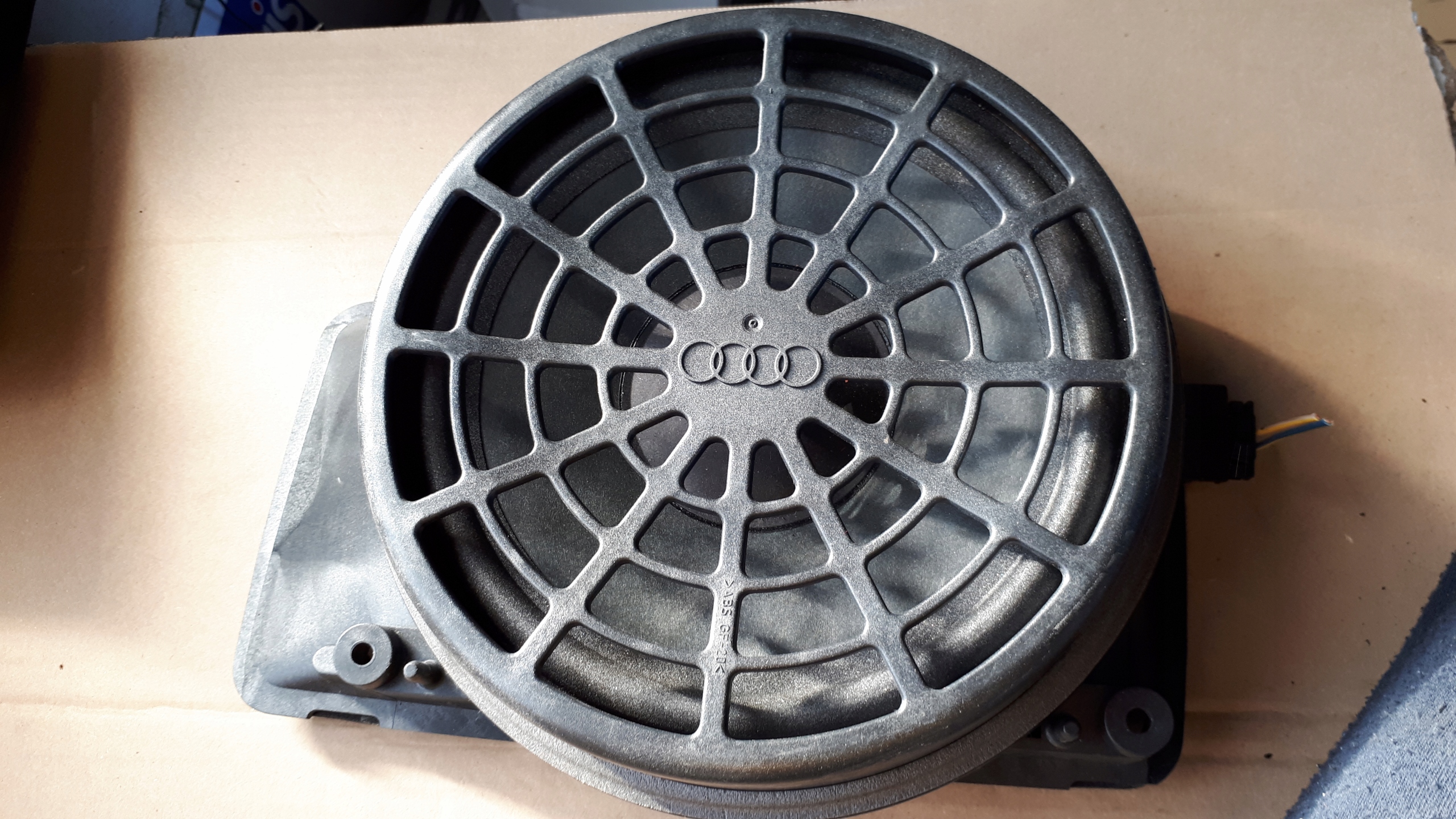 A5 8T динамік полиці BANG OLUFSEN 8T0035412D A4 B8