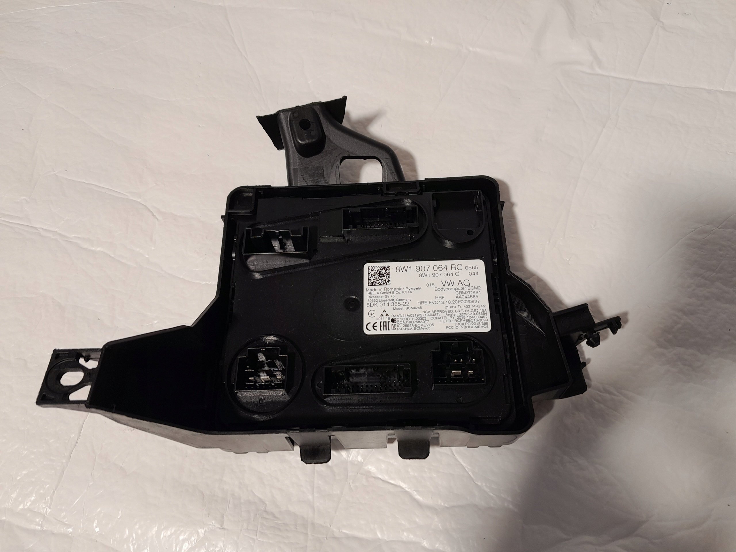AUDI A4 B9 LIFT Unité commande confort BCM 8W1907064BC 8W1907064C