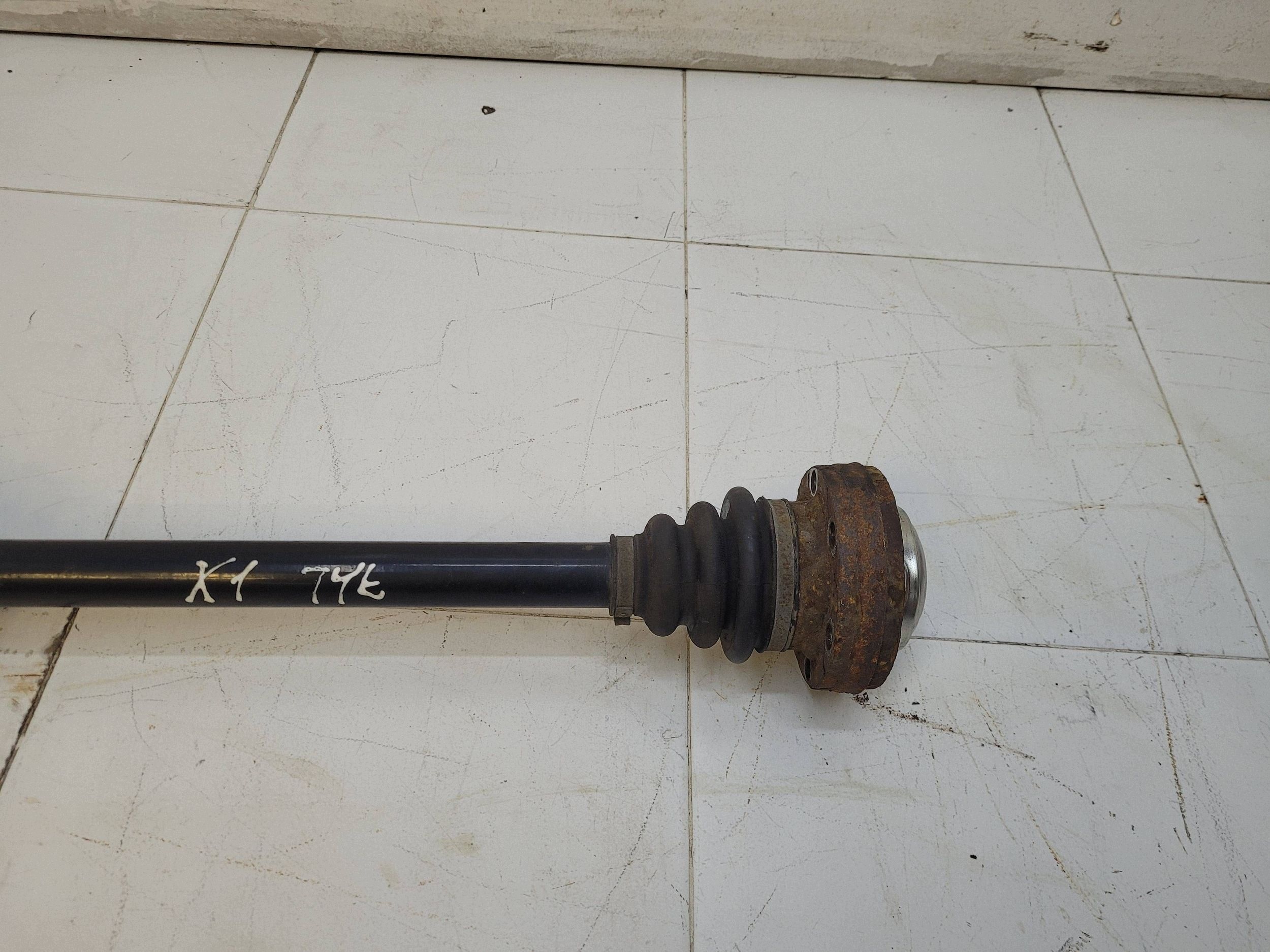 BMW X1 E84 semi-axis left rear part X-DRIVE 2.0 BENZ 20i