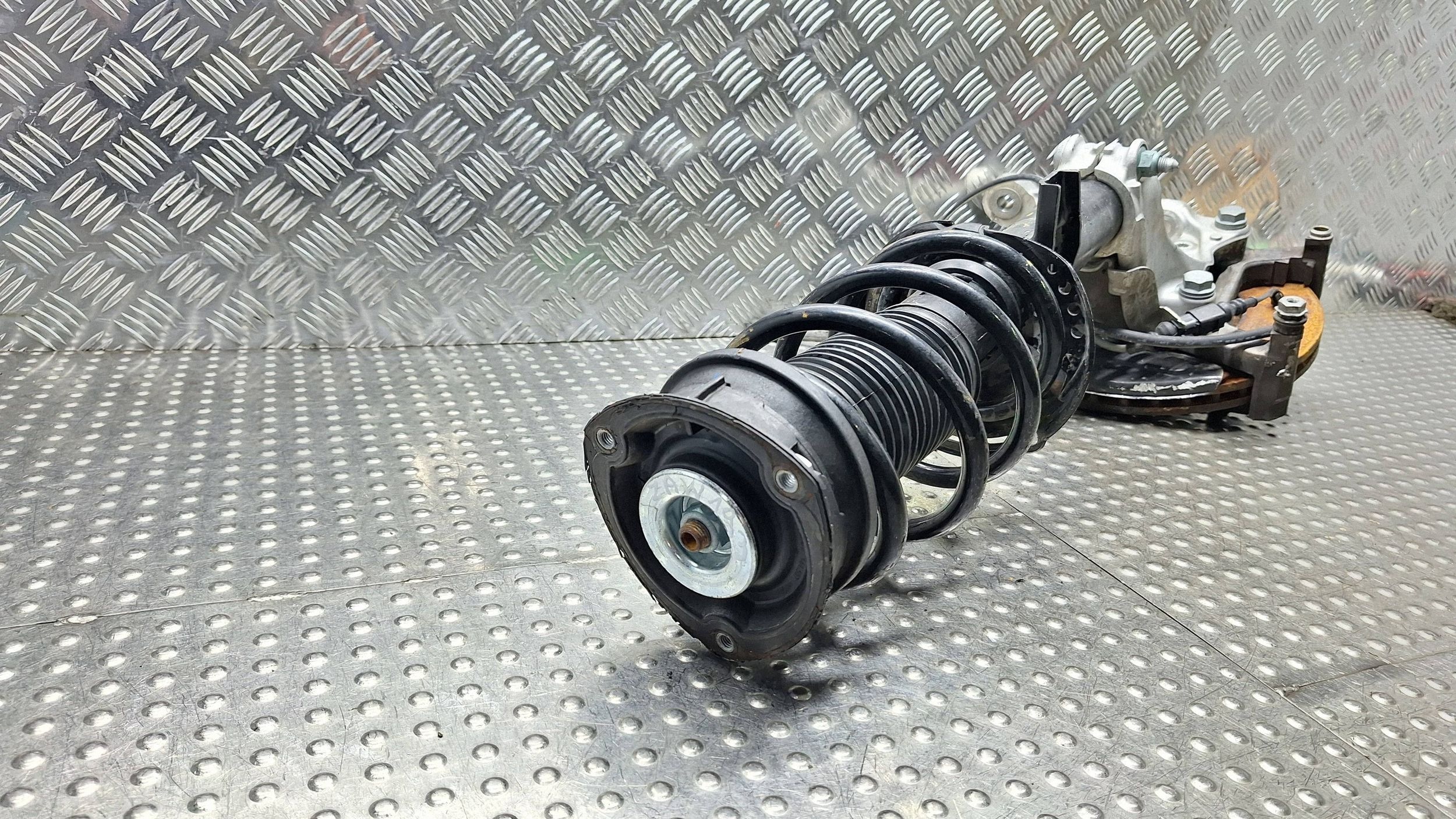 swing shock absorber right front 5QF413031CJ 5Q0407258C AUDI Q3 83A ATECA