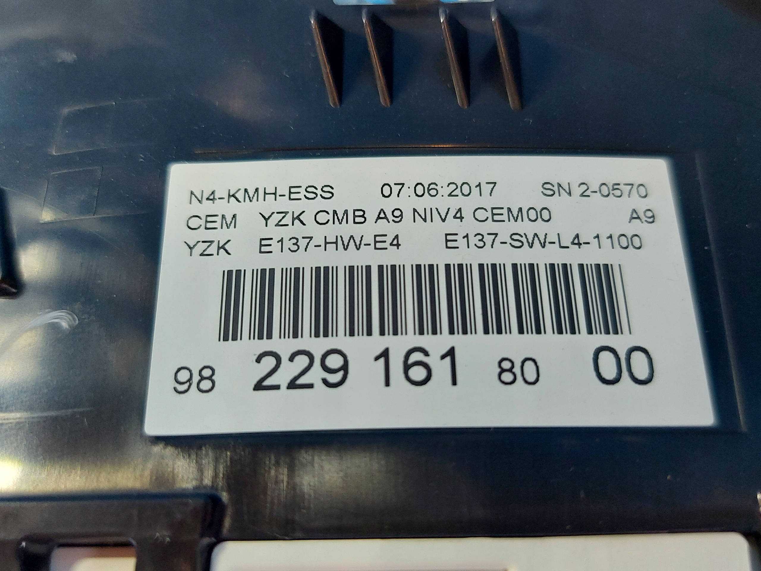 dials clock PEUGEOT 2008 1.2 VTI 2017R 9816242580