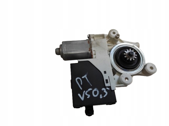 VOLVO V50 04- SILNICZEK SZYBY PRAWY TYŁ 30710149