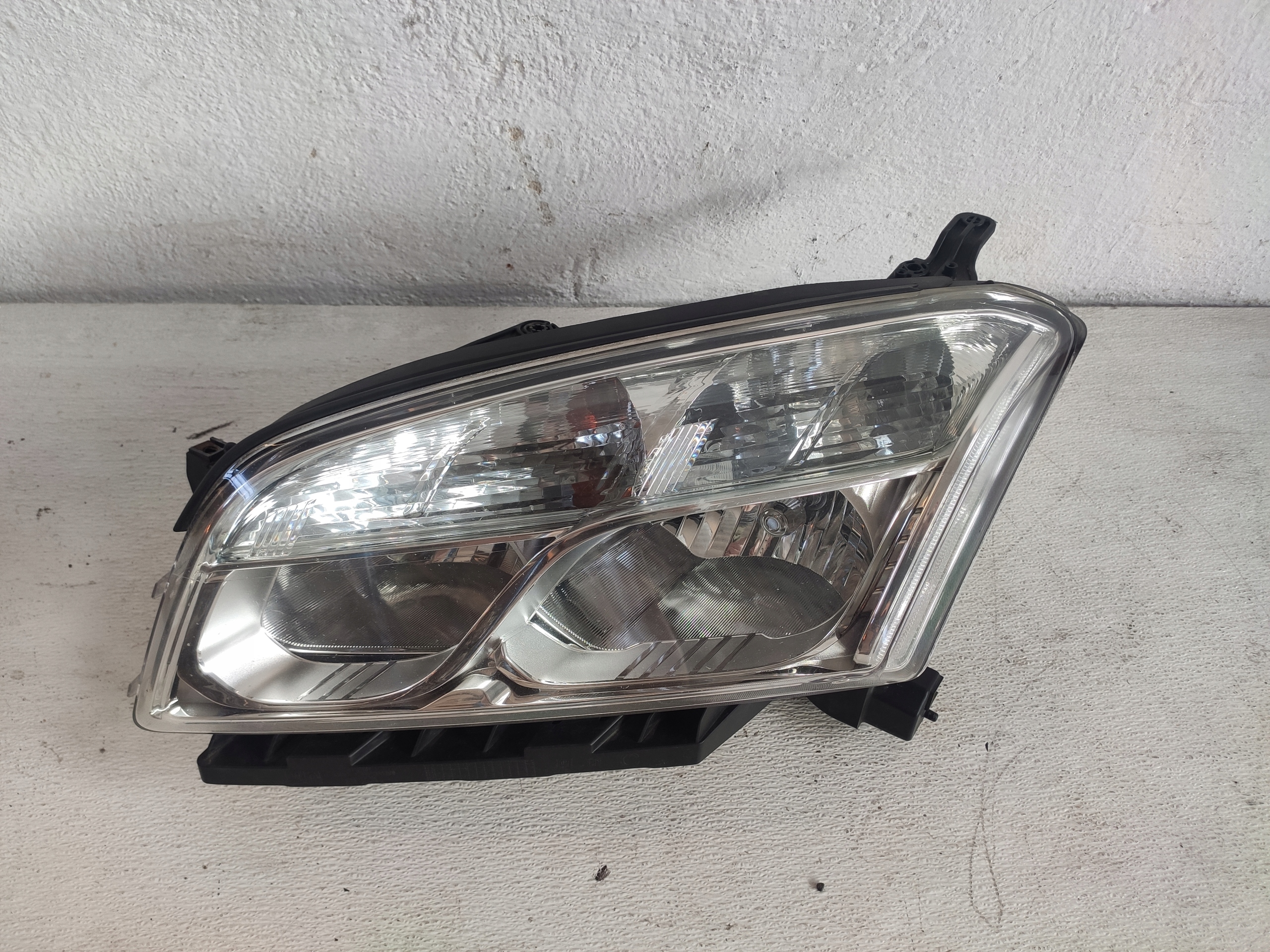 CHEVROLET TRAX 2013 light front left ANGLIK