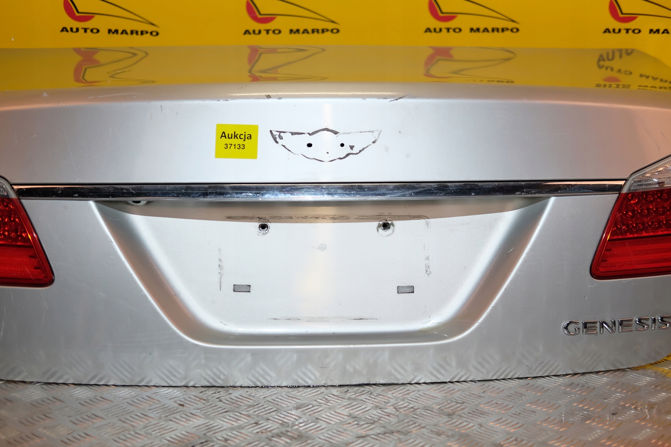 HYUNDAI GENESIS SEDAN 2008-2014 KLAPA TYŁ LAMPA Strona zabudowy tył