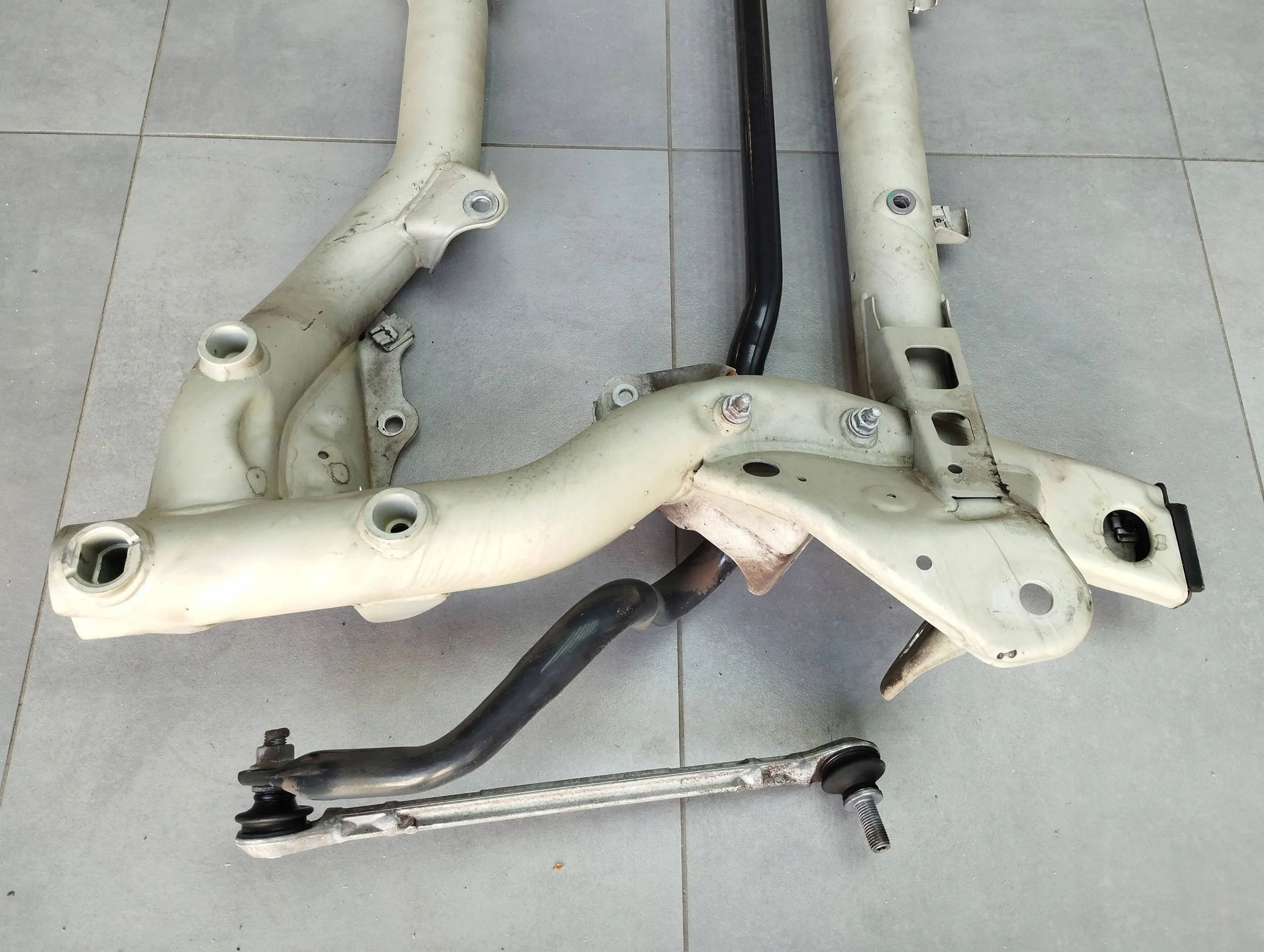 Mercedes-Benz CLS C218 axle beam subframe axle beam A212628061
